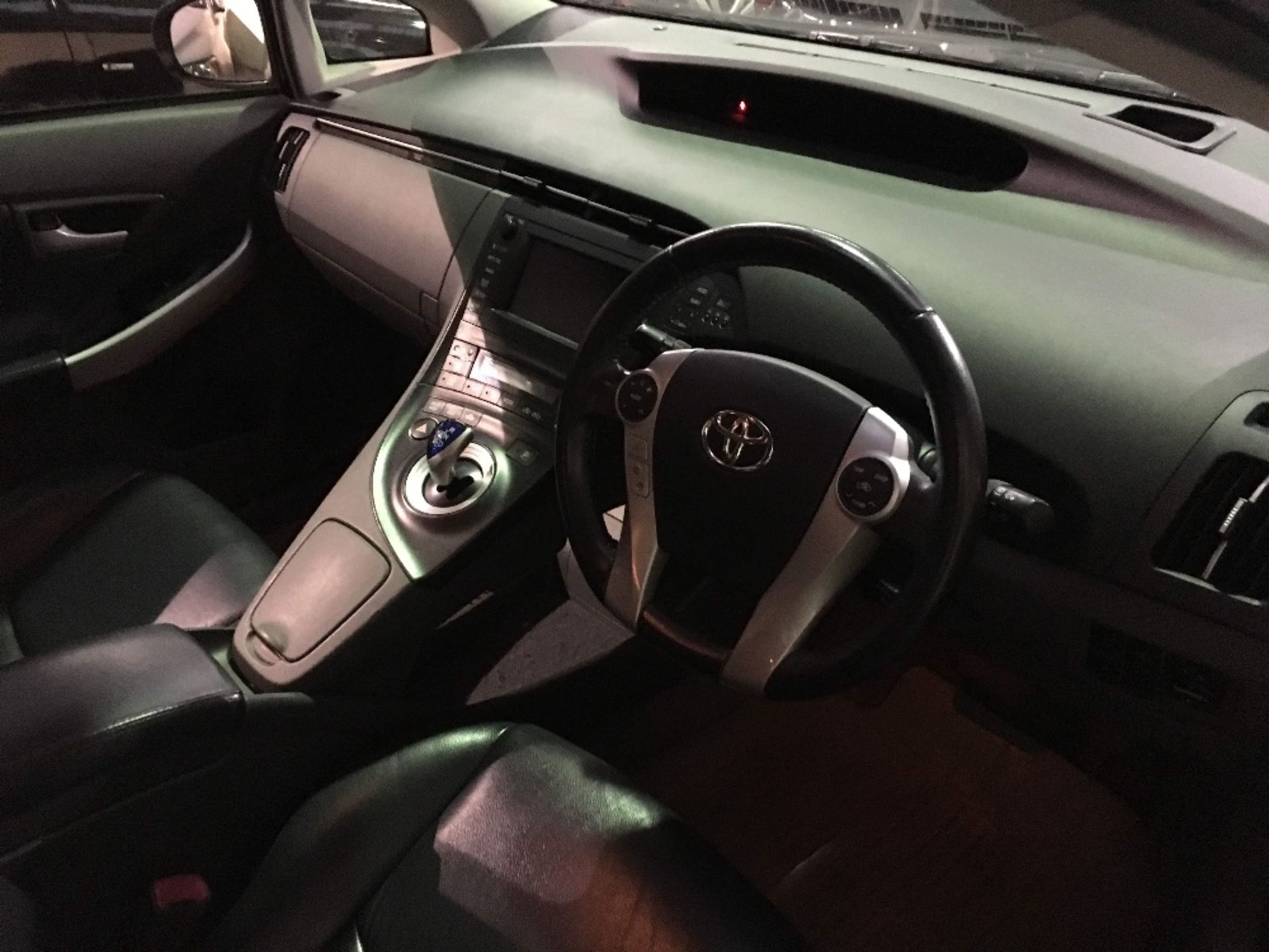 Toyota Prius 1.8 VVT-I T Spirit CVT Hybrid Petrol  /Electric 2010 - Automatic - Black Mileage: 98, - Image 8 of 11