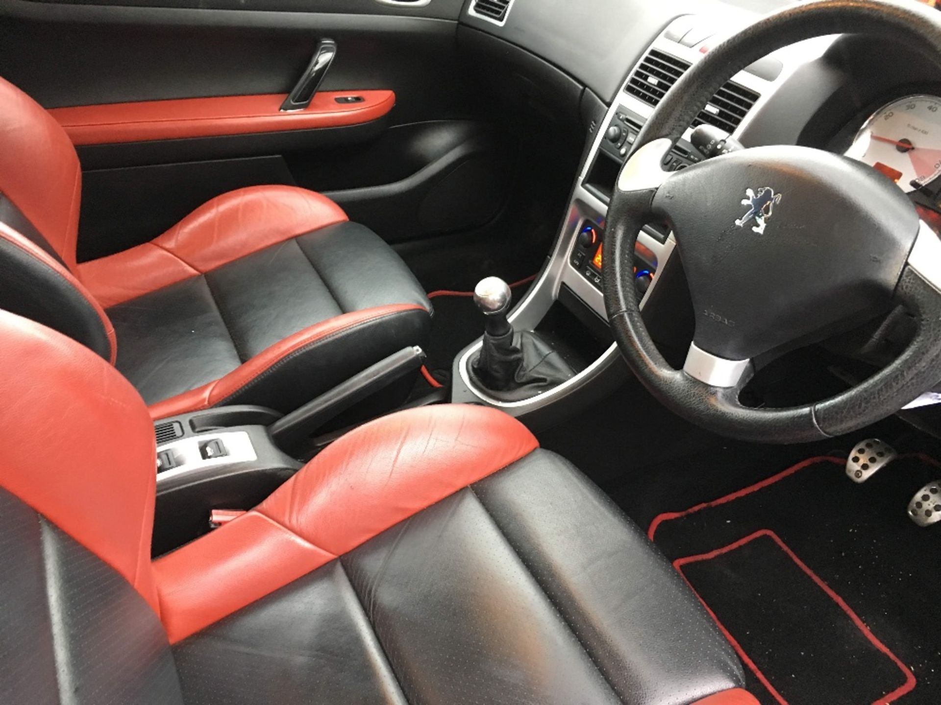 Peugeot 307 Allure CC Convertible - leather seats - 2 keysRegistration: MV08 FLGMileage: - Image 5 of 6