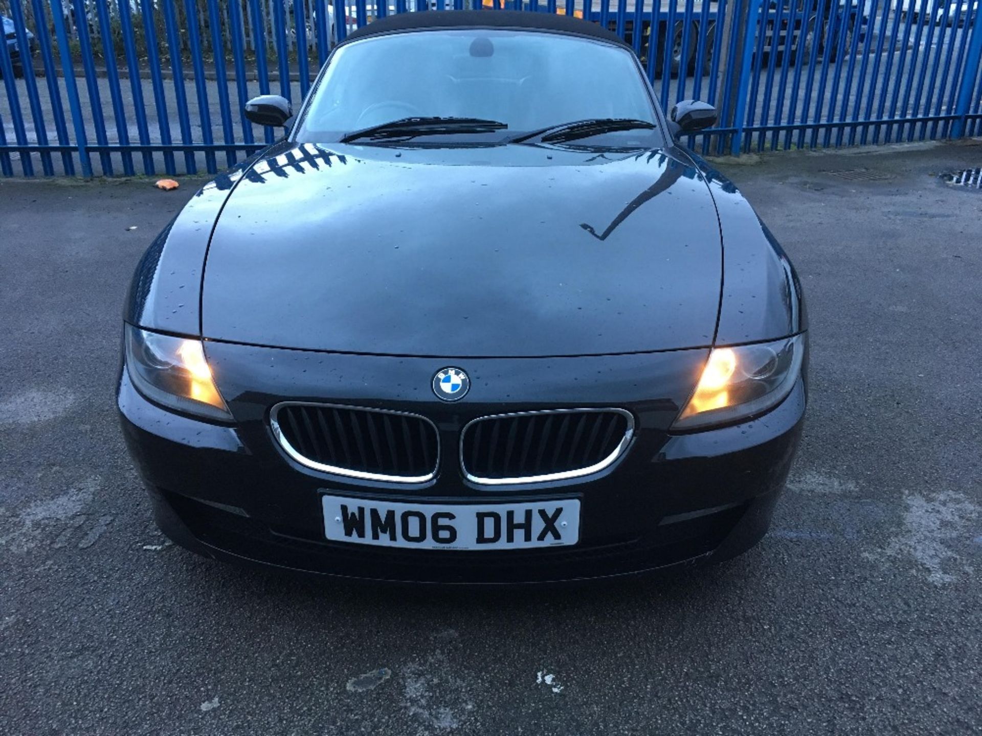 BMW Z4 Si Sports Convertible 2.5Reg: WM06 DHXMileage: Approximately 102,212MOT:24-10- - Image 3 of 17