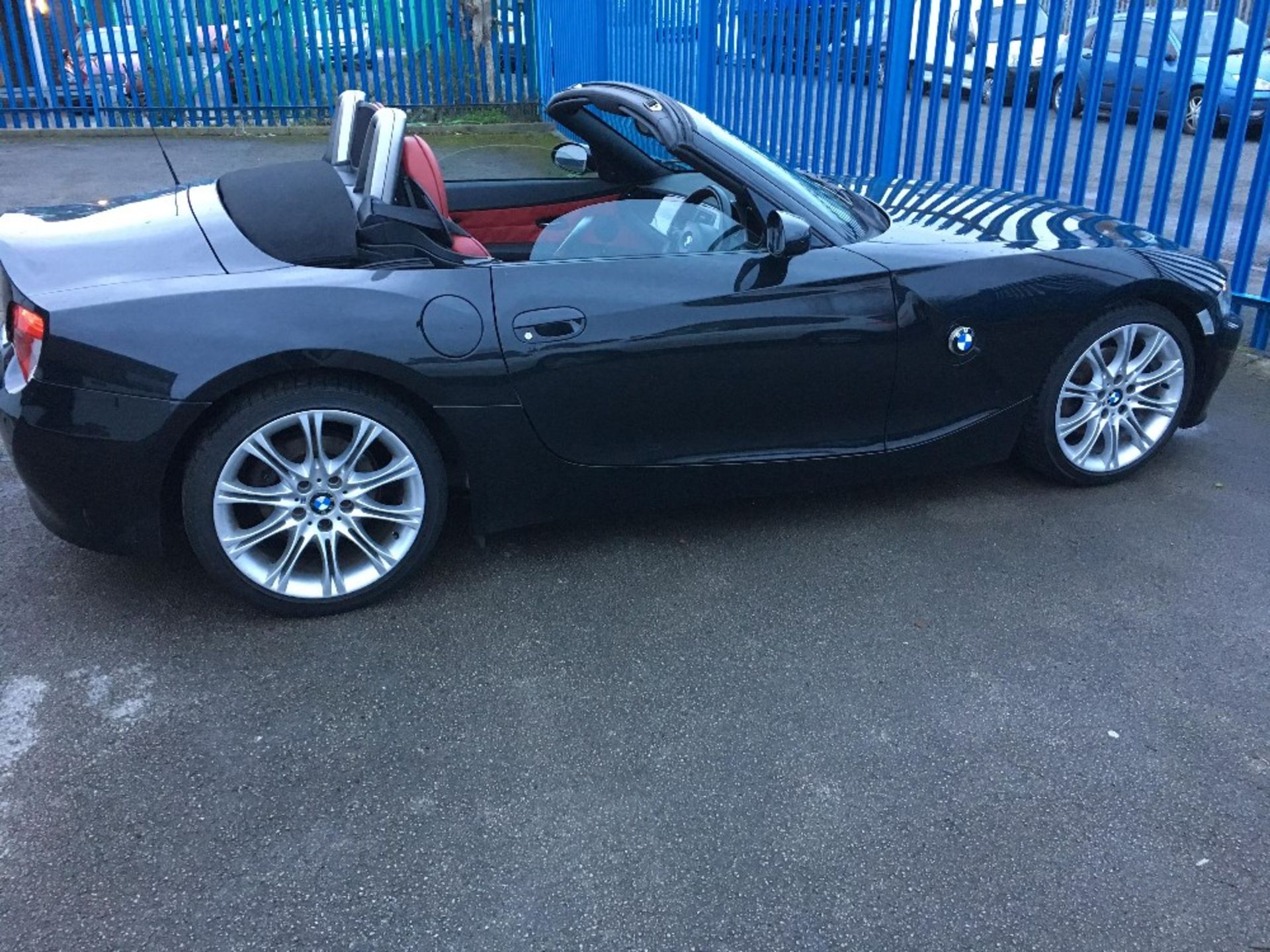 BMW Z4 Si Sports Convertible 2.5Reg: WM06 DHXMileage: Approximately 102,212MOT:24-10- - Image 2 of 17