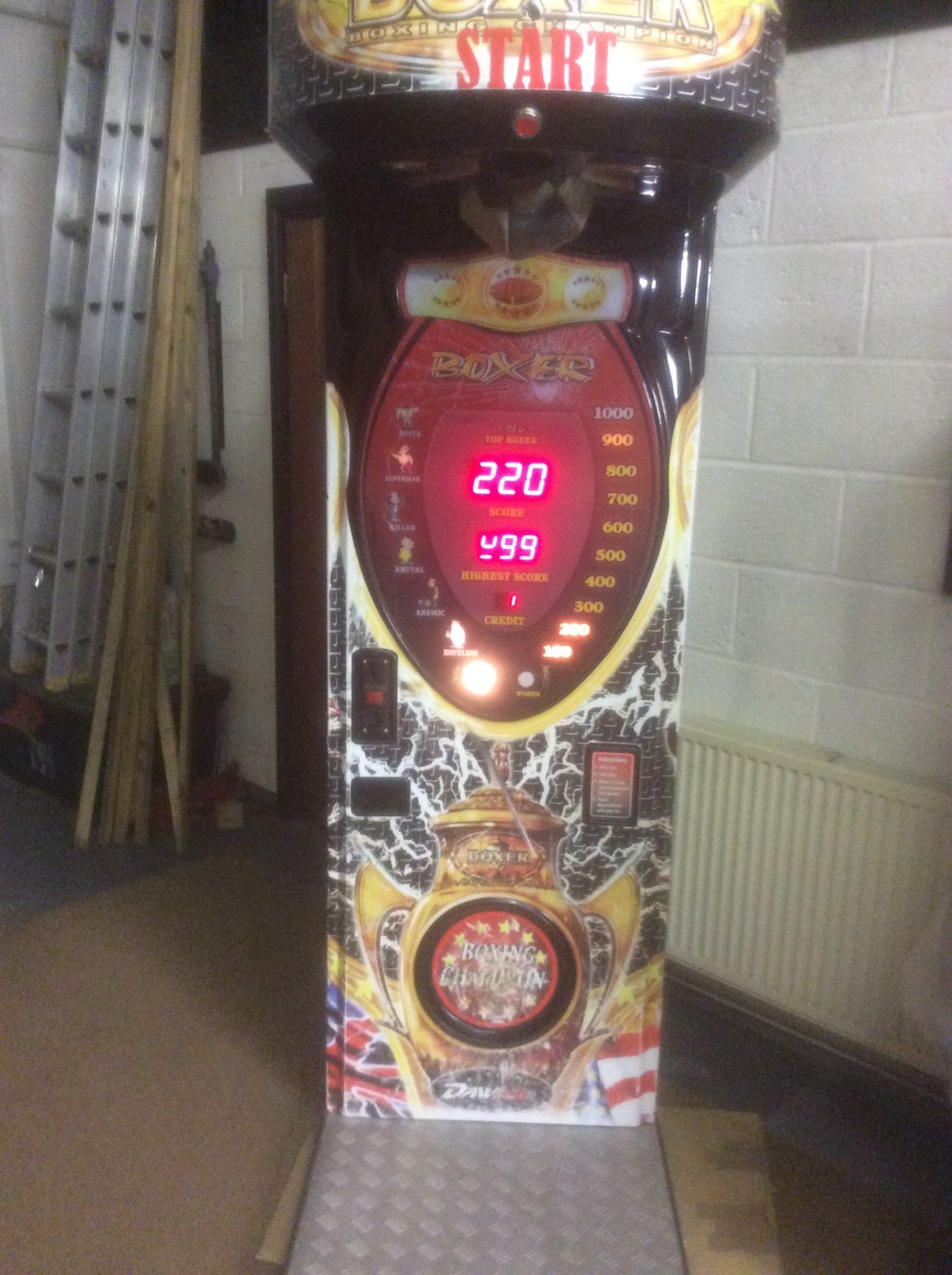 Boxing Machine – takes new £1 coin – LED segment Not Working NO VAT - Image 2 of 2