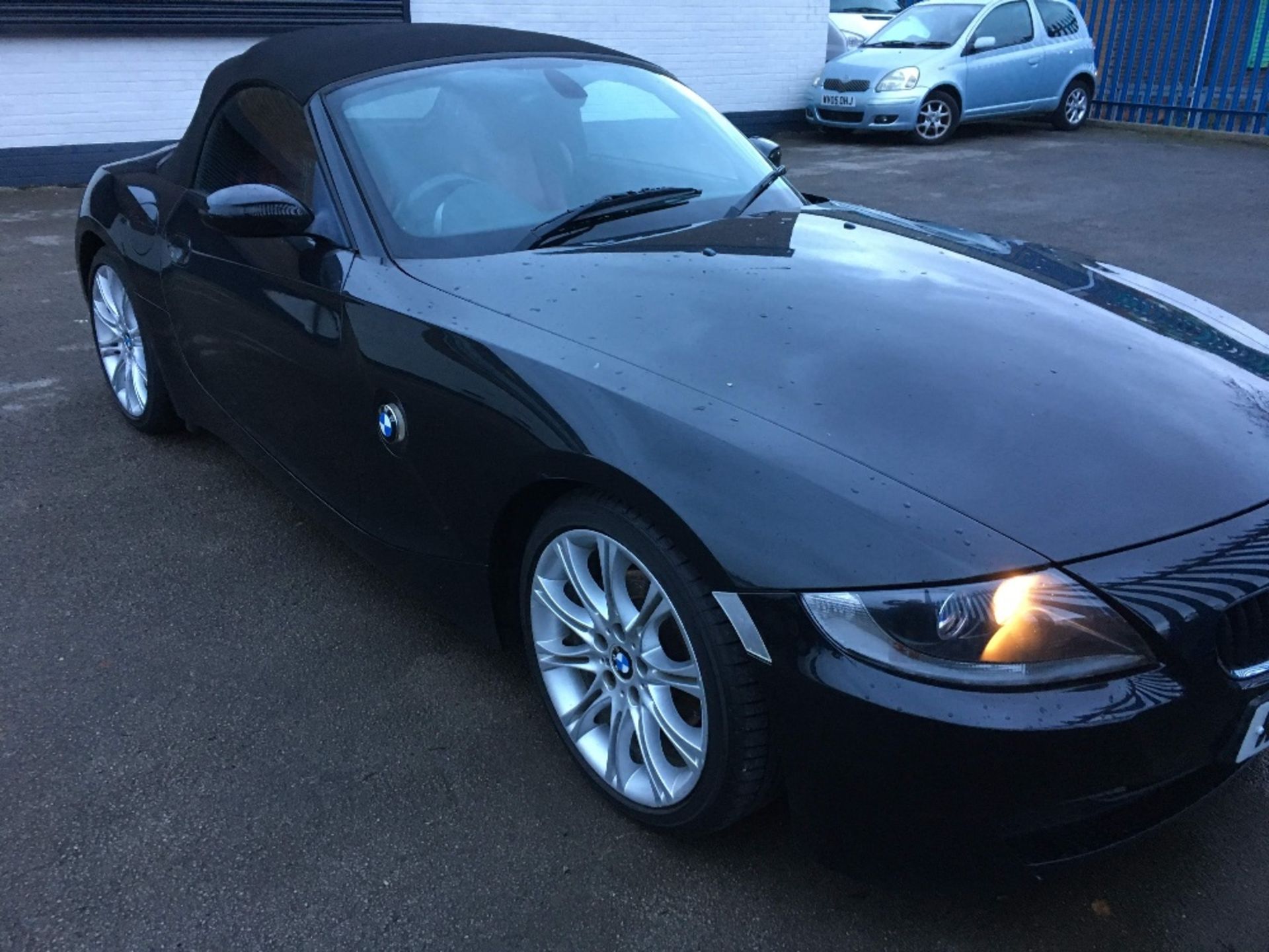 BMW Z4 Si Sports Convertible 2.5Reg: WM06 DHXMileage: Approximately 102,212MOT:24-10- - Image 8 of 17