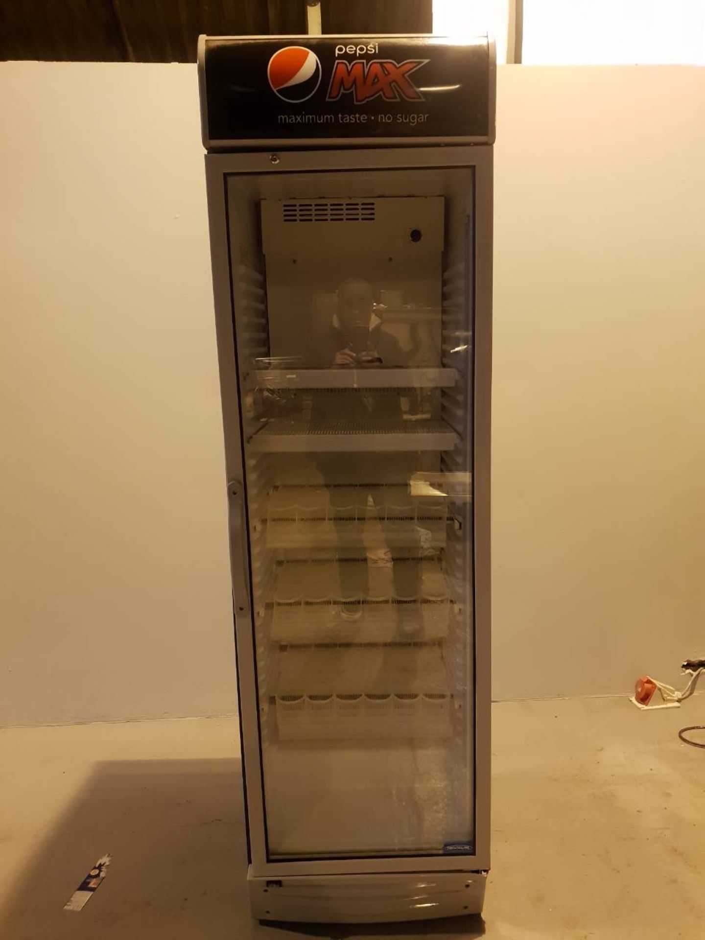 Single Glass Door Drinks Fridge with 5 Shelves-230vH200cm x W50cm x D75cm