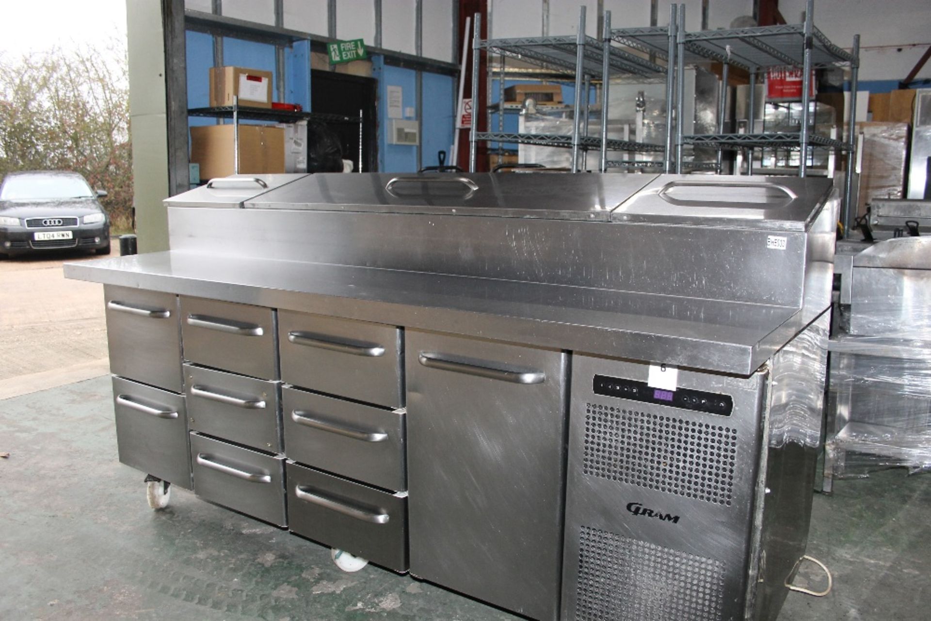 Gram 8 Drawer – 1 Door Stainless Steel Pizza / Salad Prep Bench Fridge -1ph – NO POTS Lift up - Image 3 of 3