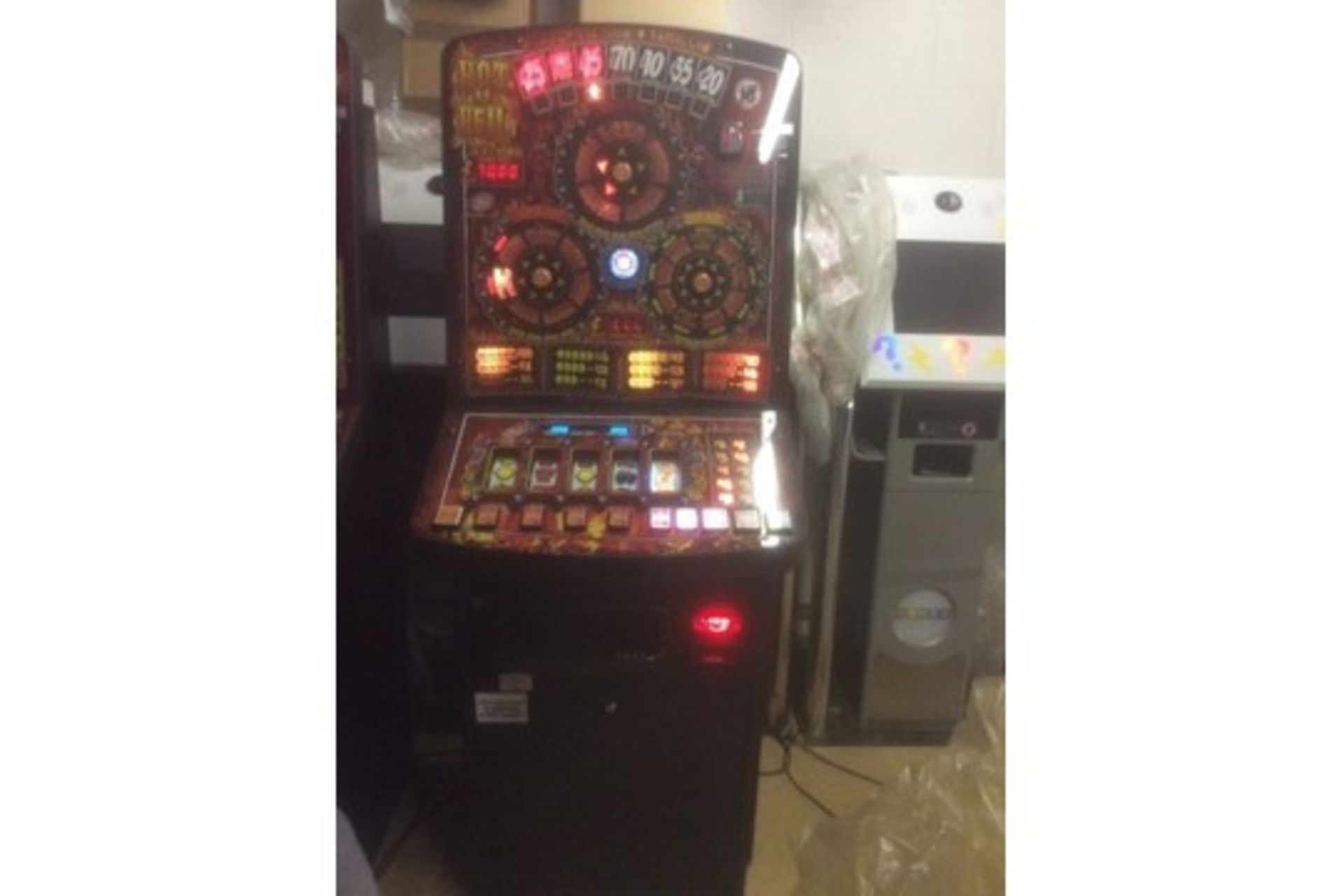 Hot Hot Hot Fruit Machine – works on New £1 coin