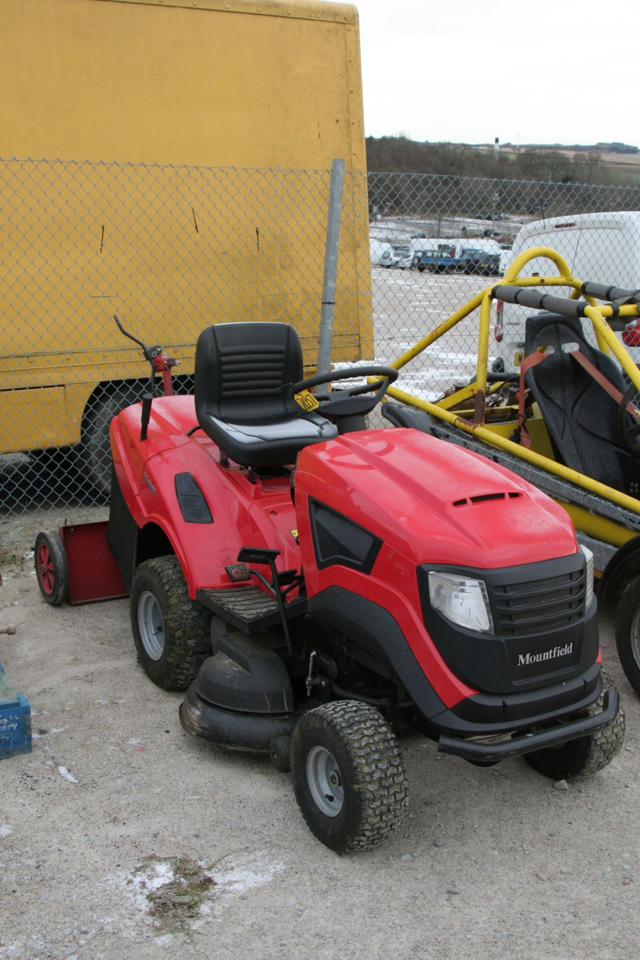 MOUNTFIELD RIDE ON MOWER