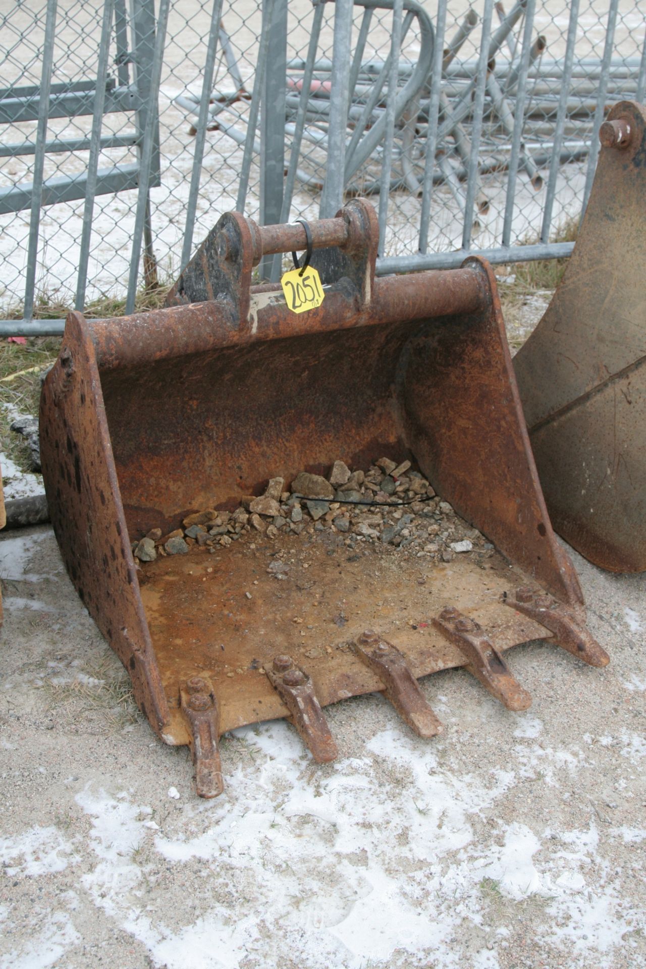 36" DIGGING BUCKET