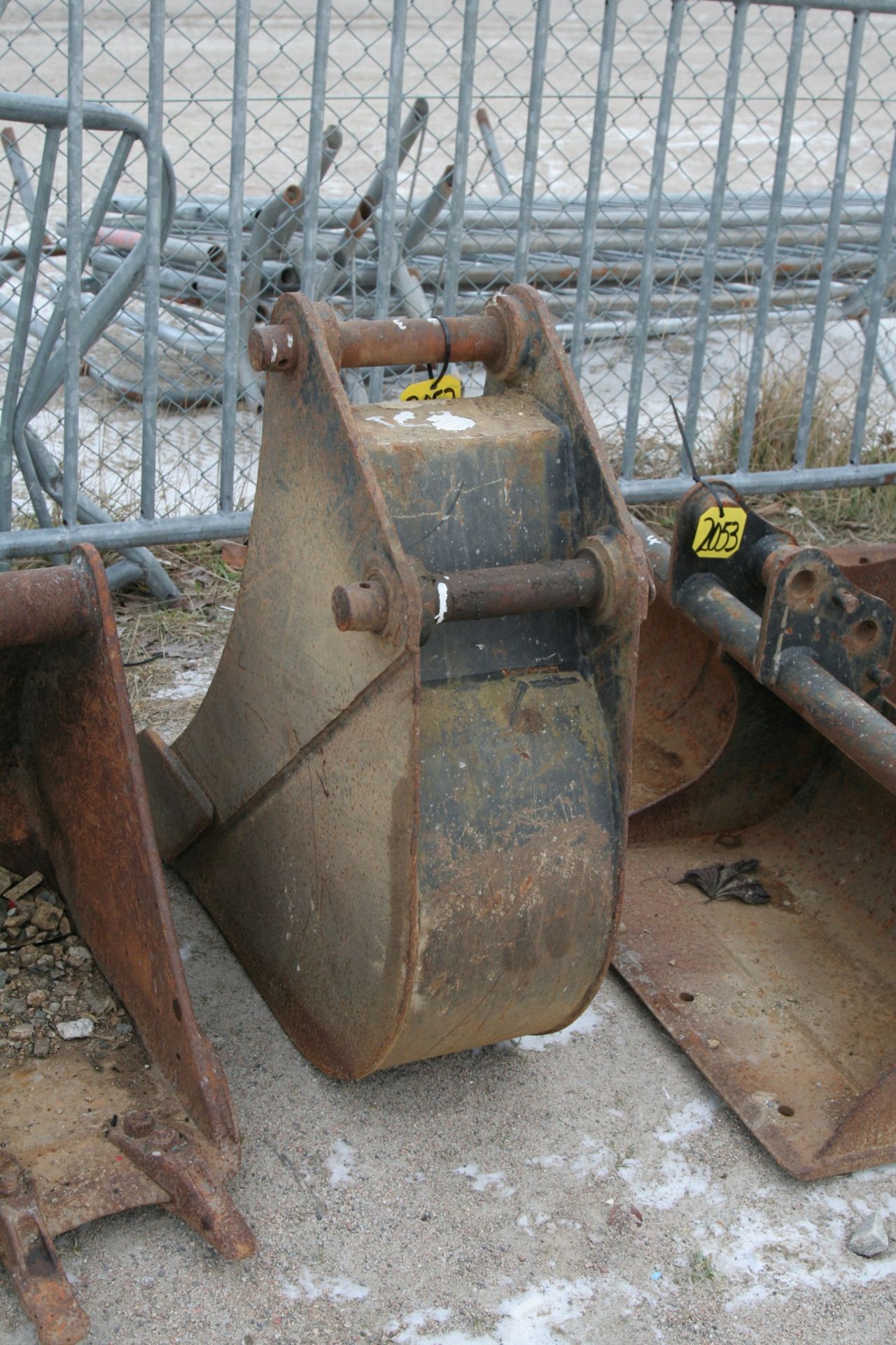 JCB 12" DIGGING BUCKET