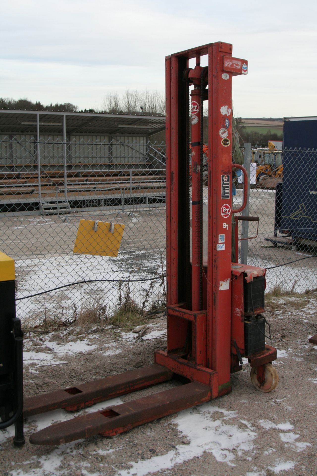 BATTERY FORKLIFT