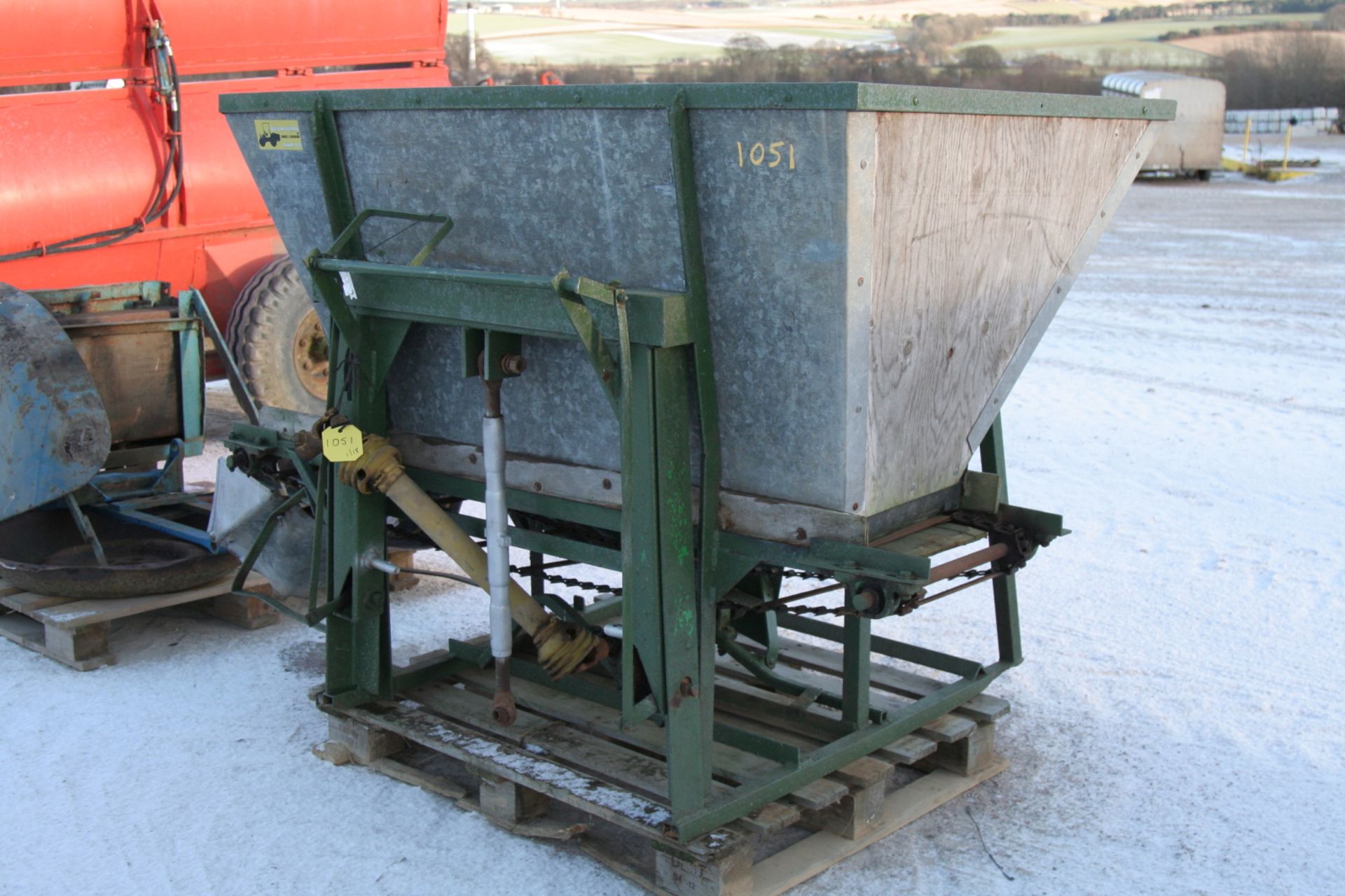 LOGIC HEXHAM 4500 SHEEP FEEDER WITH PTO