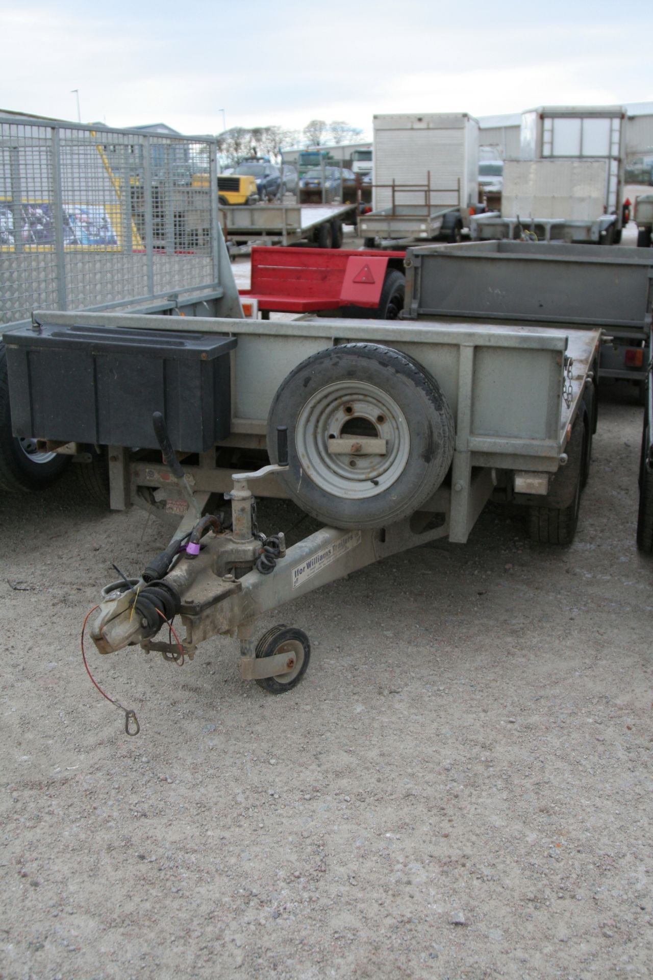 IW LM105 10' TRAILER C/W HEADBOARD