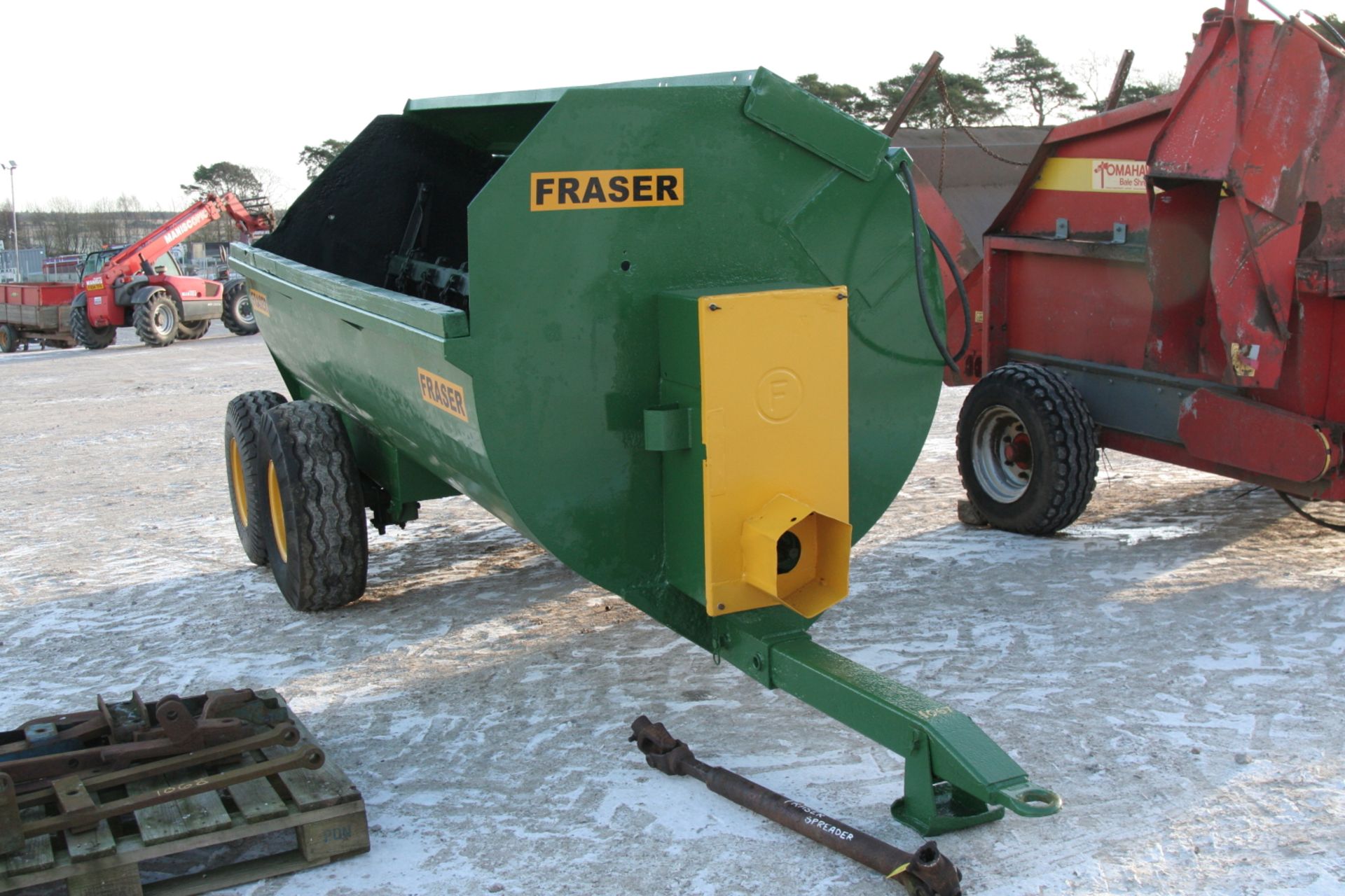 FRASER 2 AXLE ROTO SPREADER WITH PTO