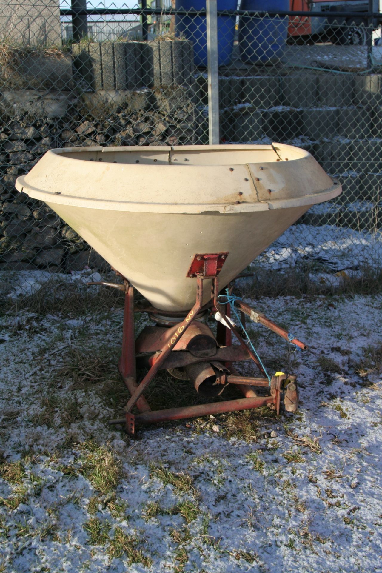 LELY FERT SPREADER WITH PTO