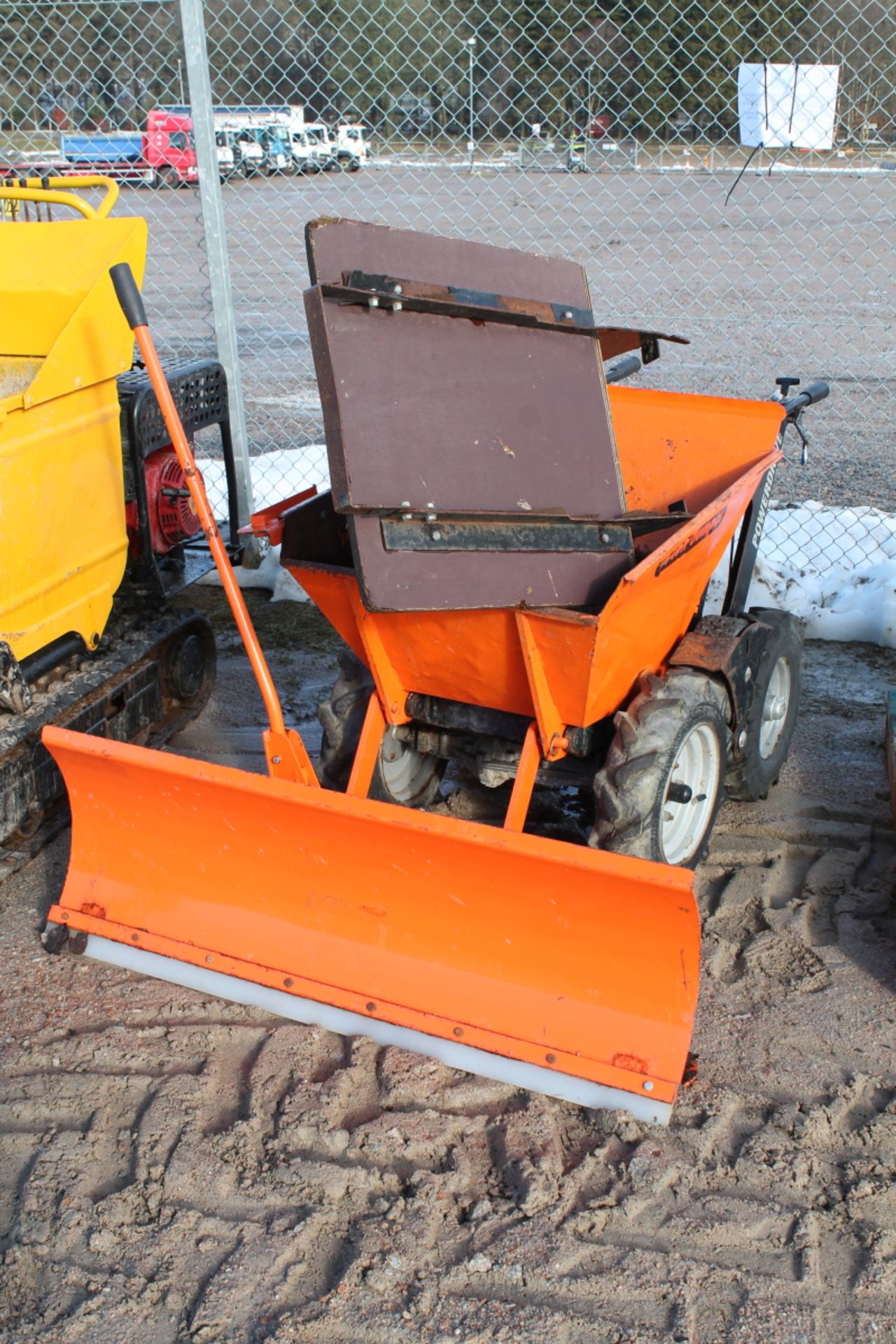 MUCK BARROW & ATTACHMENTS