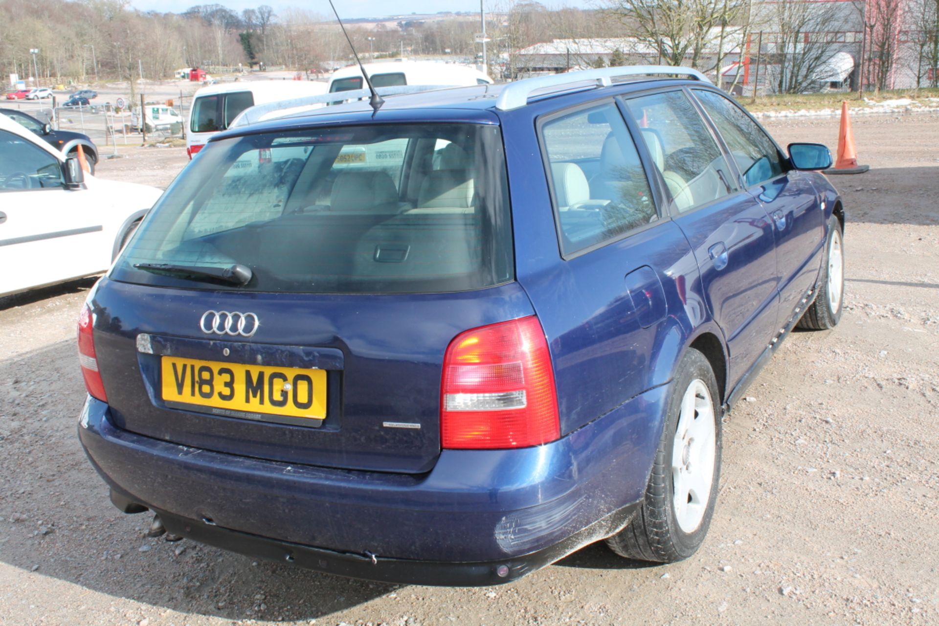 Audi A4 2.5 Quattro 5 Door Estate - Image 3 of 3