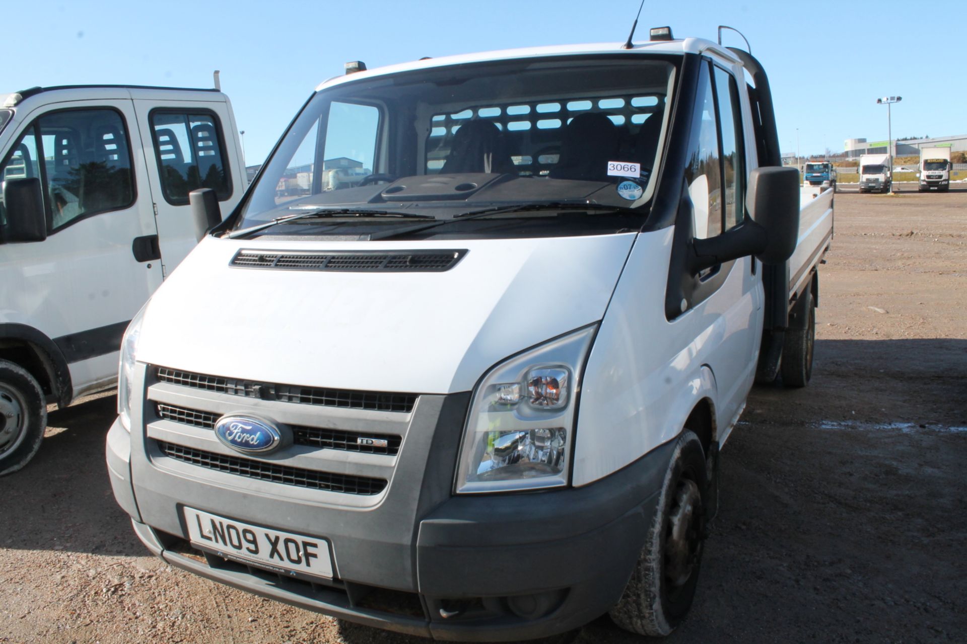 Ford Transit 100 T350m Rwd - 2402cc Pickup - Image 2 of 3