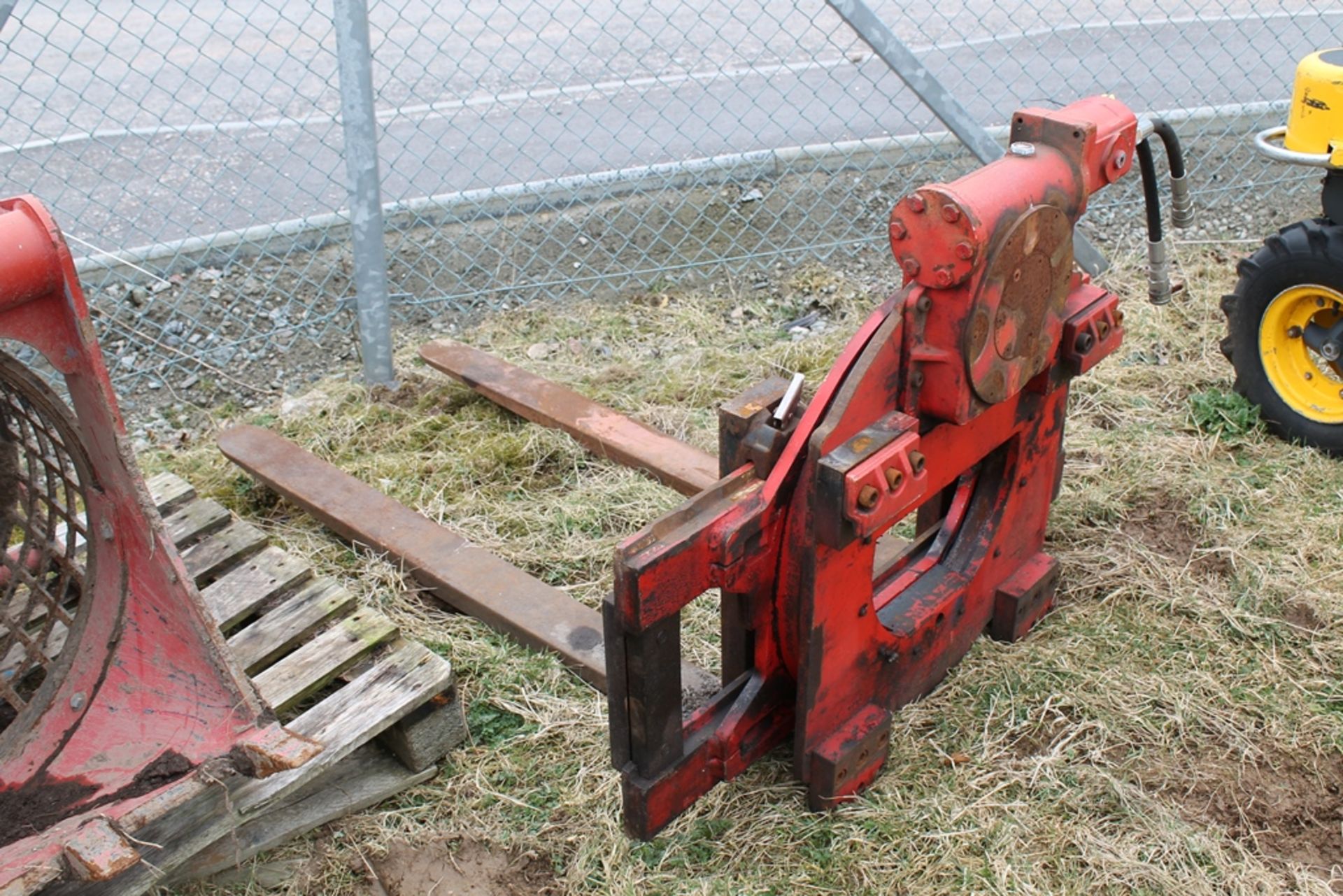 ROTATING PALLET FORKS