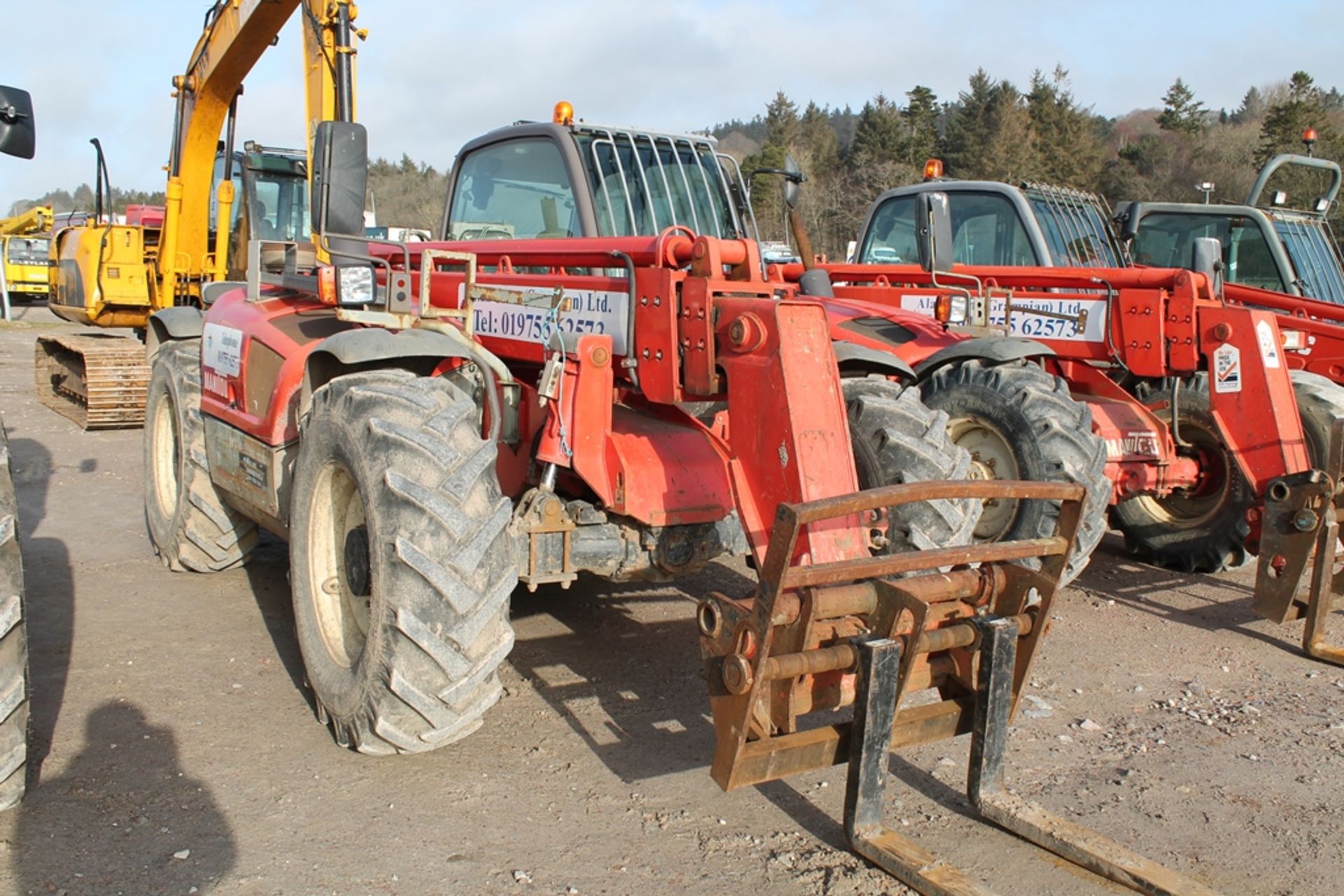 Manitou MT1033HL - 3990cc 1 Door Tractor