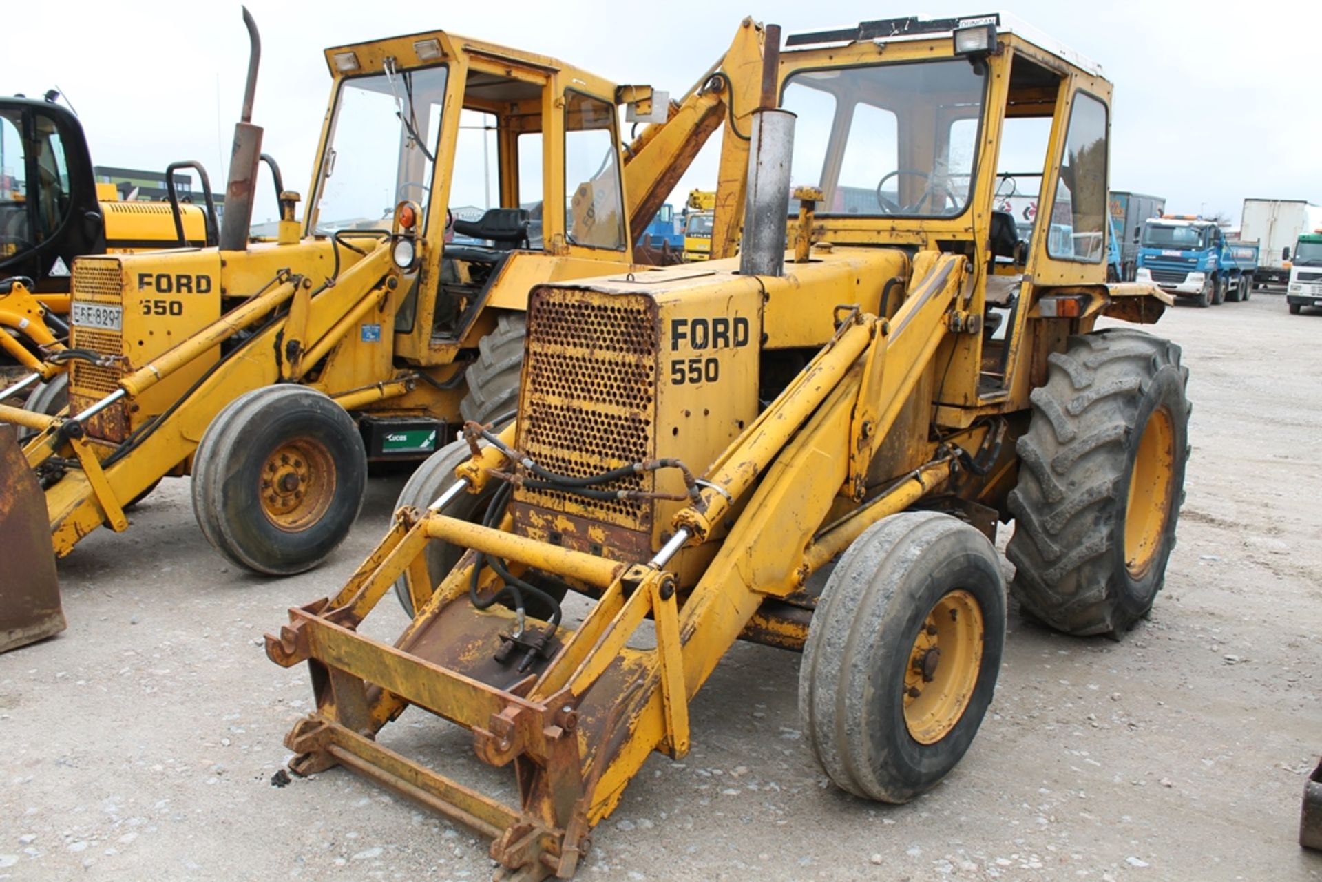 Ford 550 Loader Tractor - Image 4 of 4