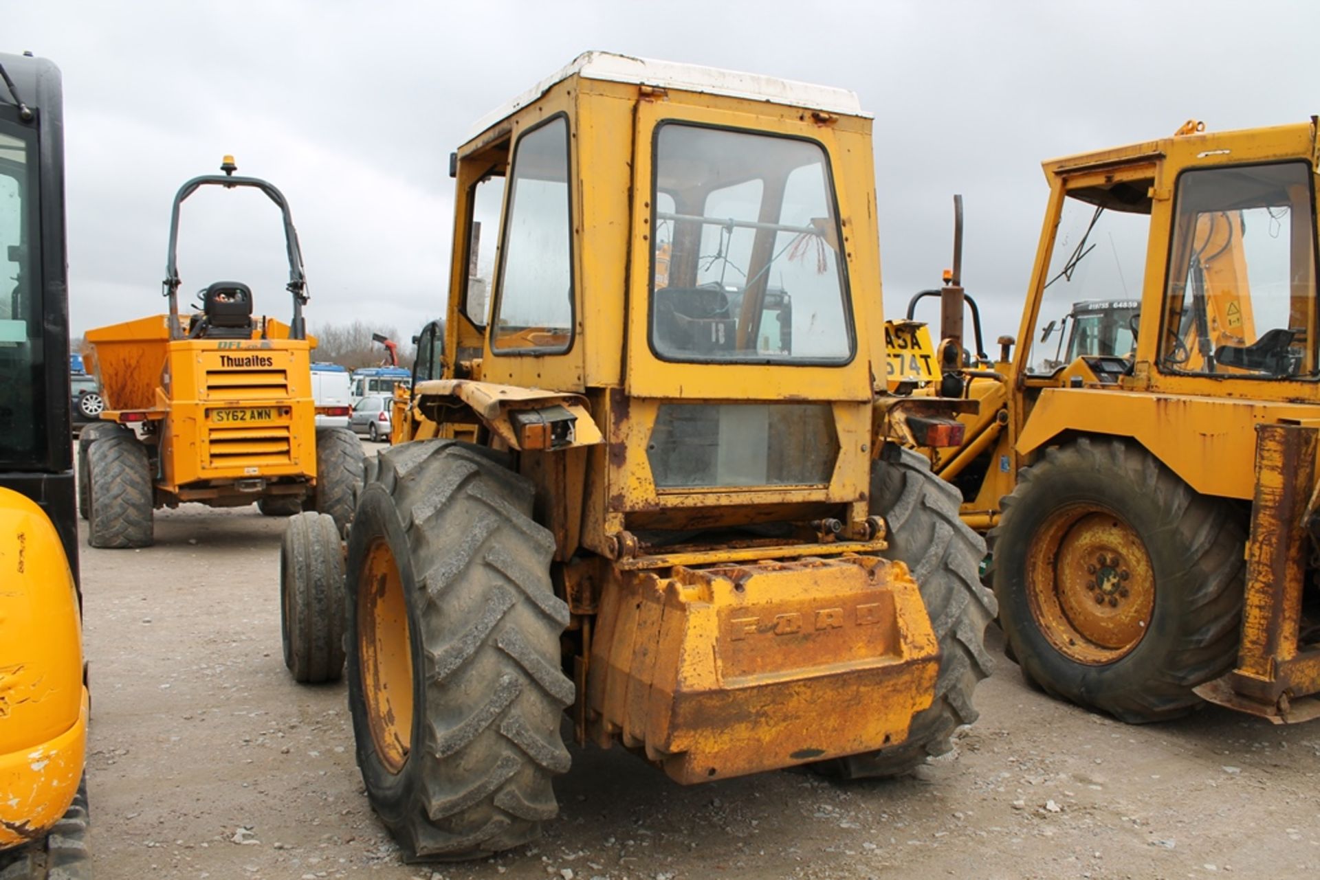 Ford 550 Loader Tractor - Image 3 of 4