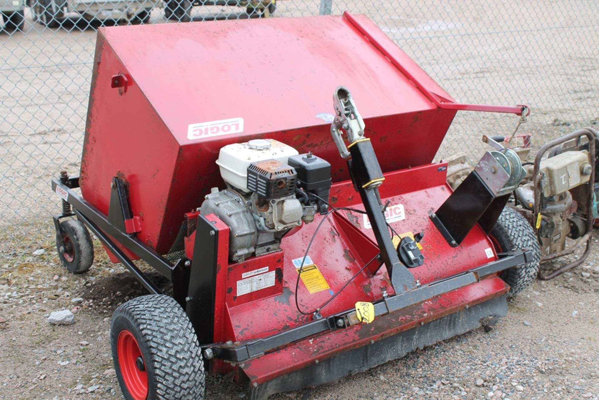 LOGIC PADDOCK SWEEPER 040524714