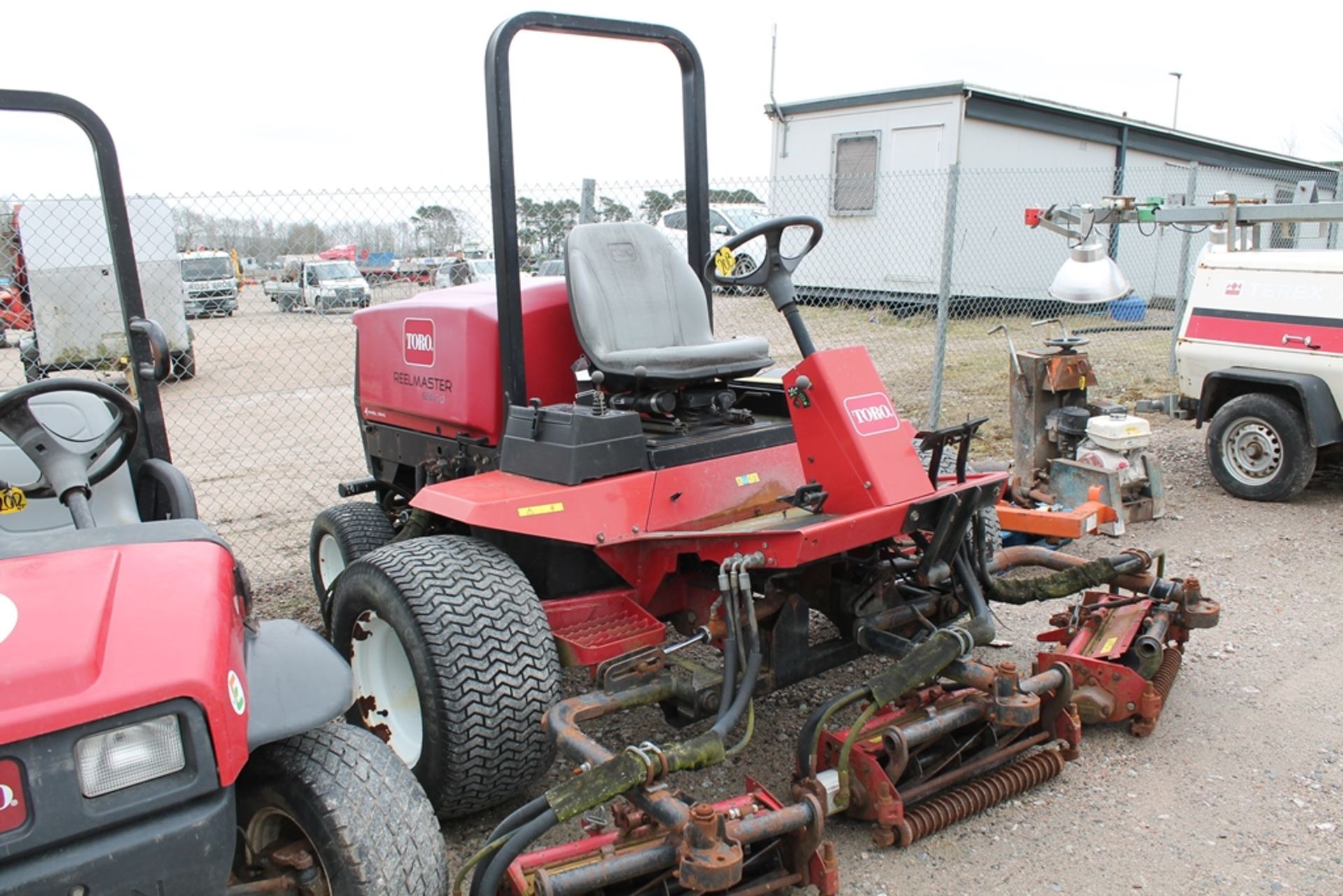 RIDE-ON FIRWAY MOWER TORO 2400 KEY IN PC