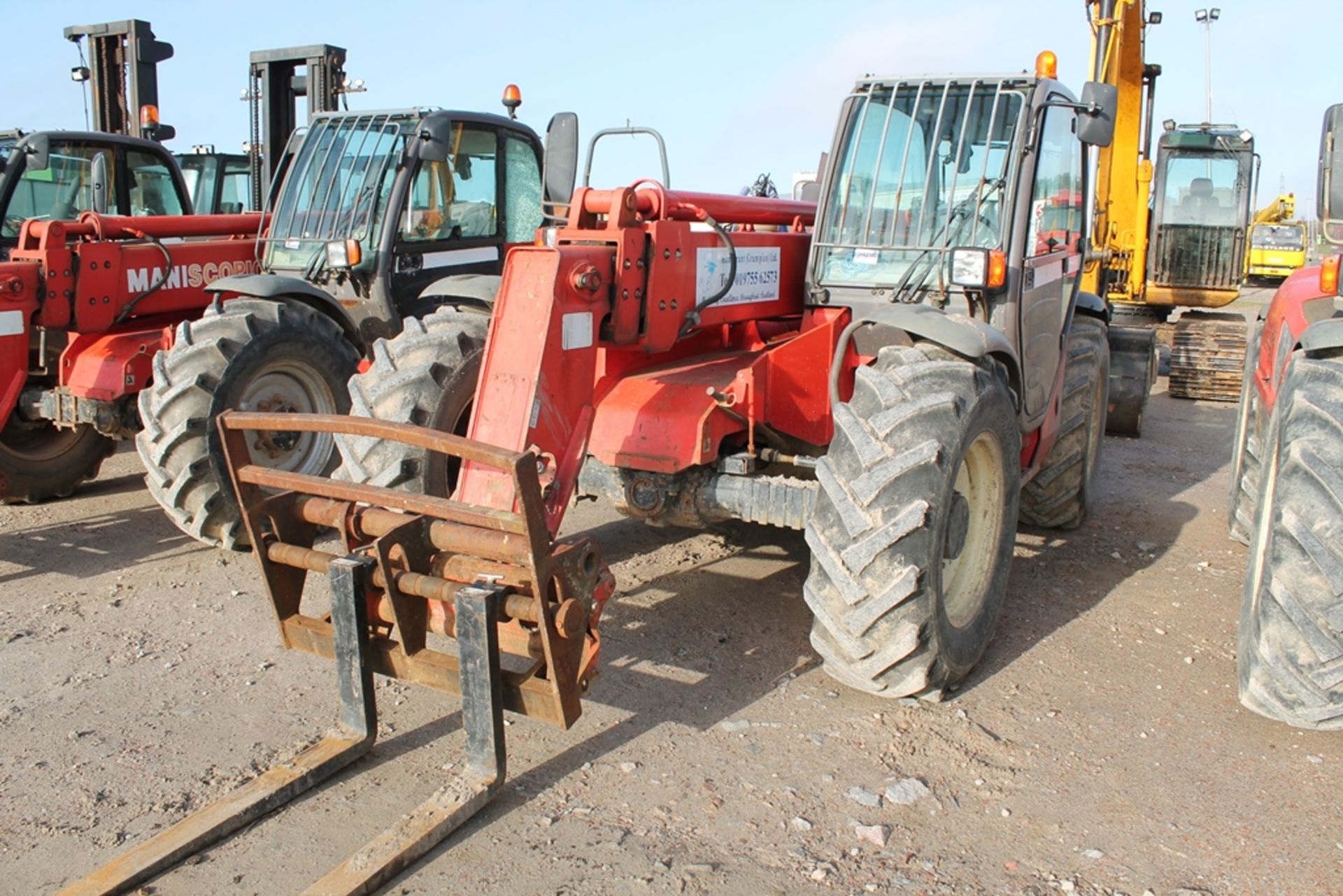 Manitou MT1033HL - 3990cc 1 Door Tractor - Image 4 of 4