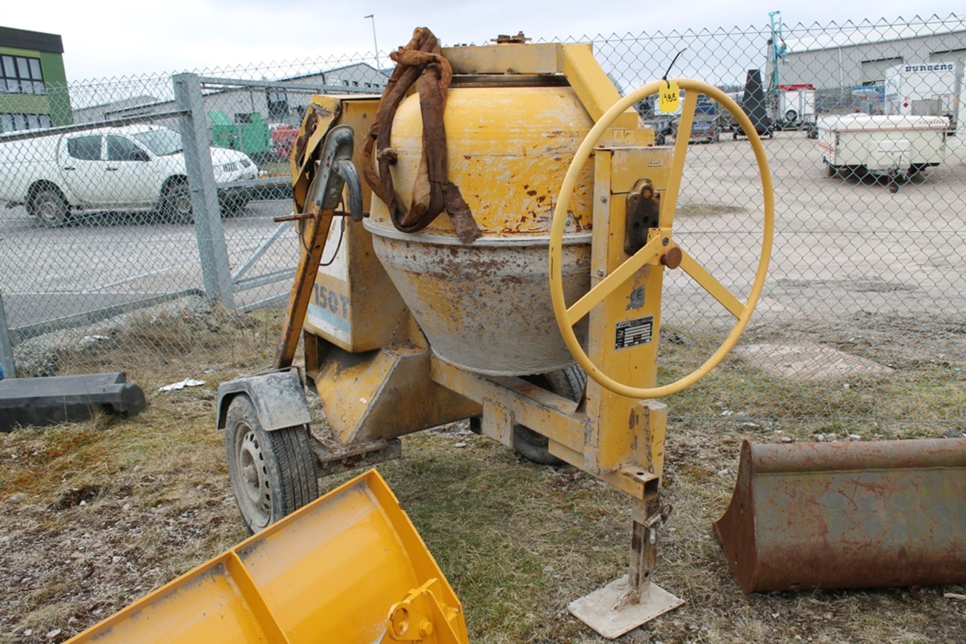 WINGET FAST TOW CEMENT MIXER