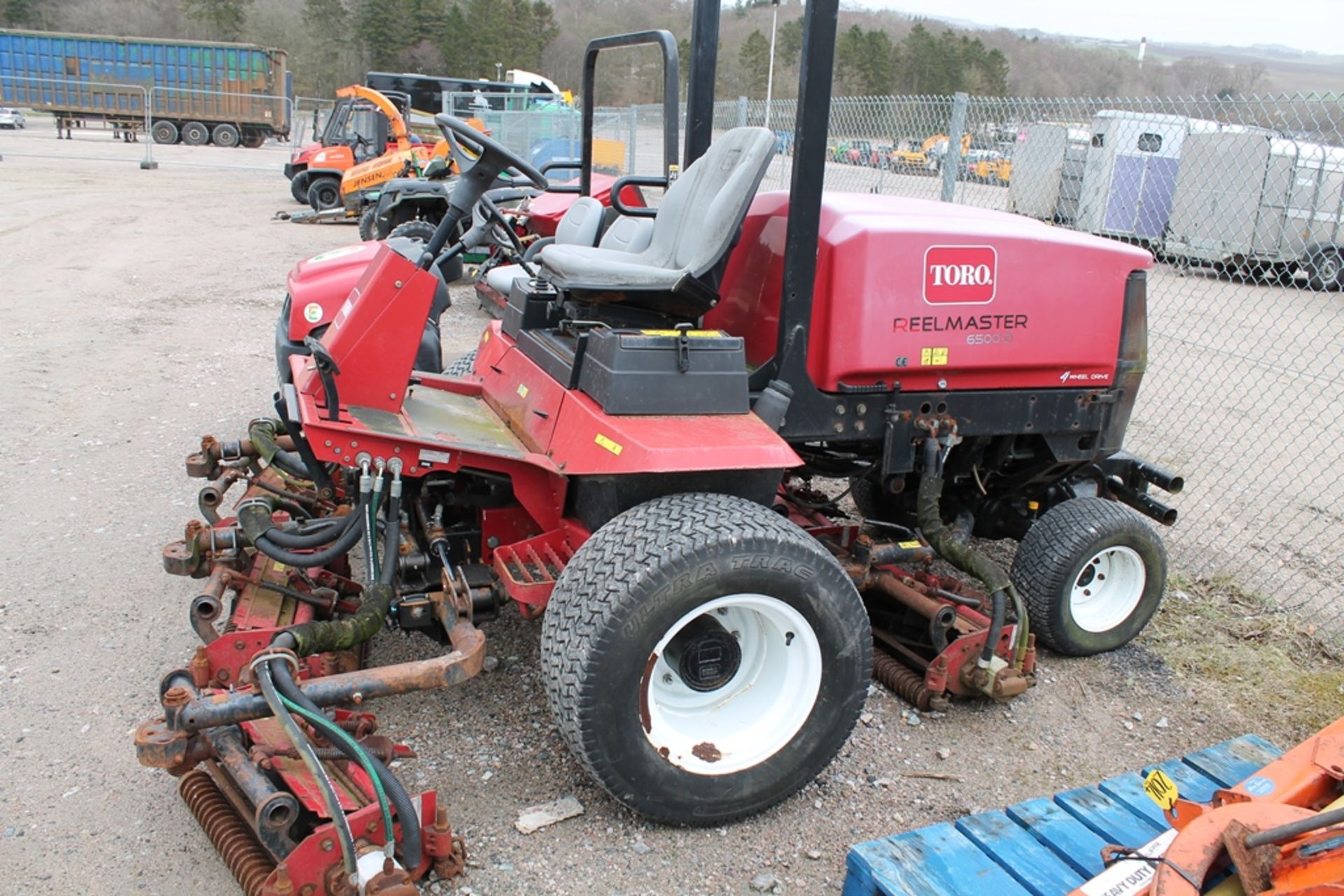 RIDE-ON FIRWAY MOWER TORO 2400 KEY IN PC - Image 2 of 2