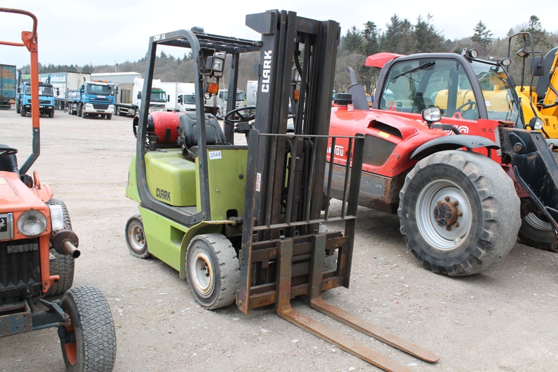 Clark Forklift, triple +mast, with side shift., Gas powered, S/N CMP-58L-1889-6851-KF, +VAT, ,