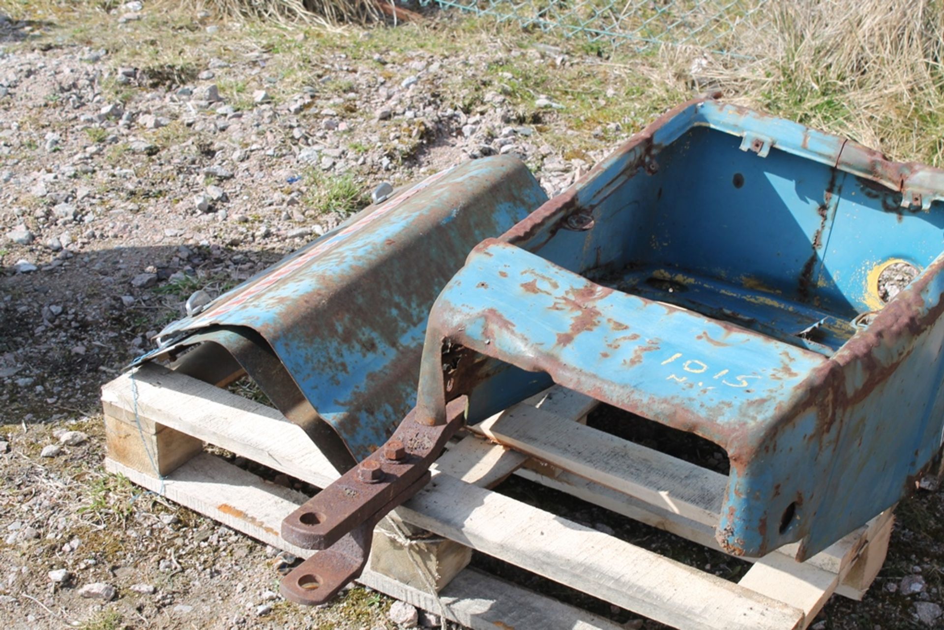 FORD 3000 BONNET NOSE CONE & DRAWBAR