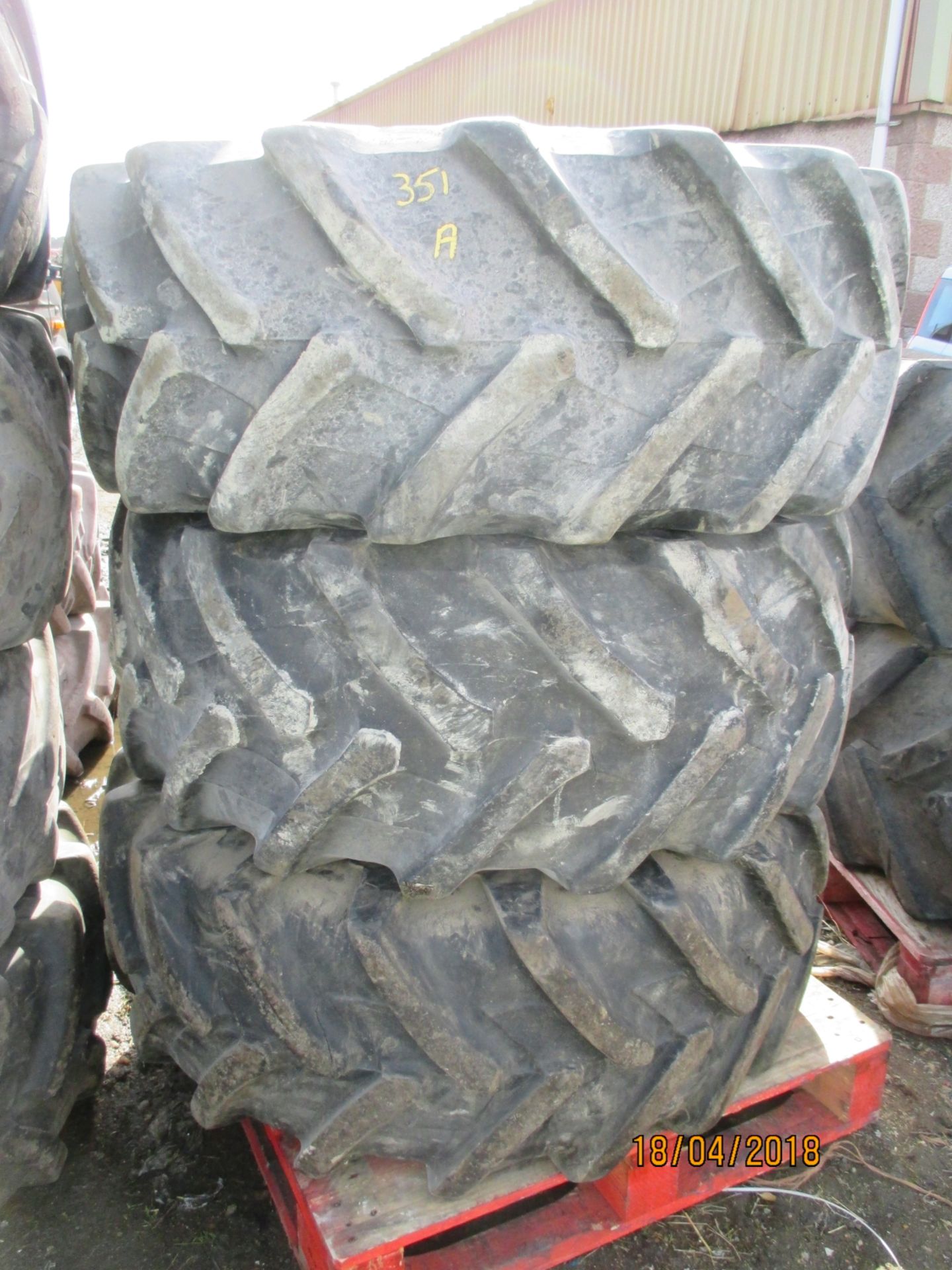 3 No. Tyres 480X70 R24 Pirelli