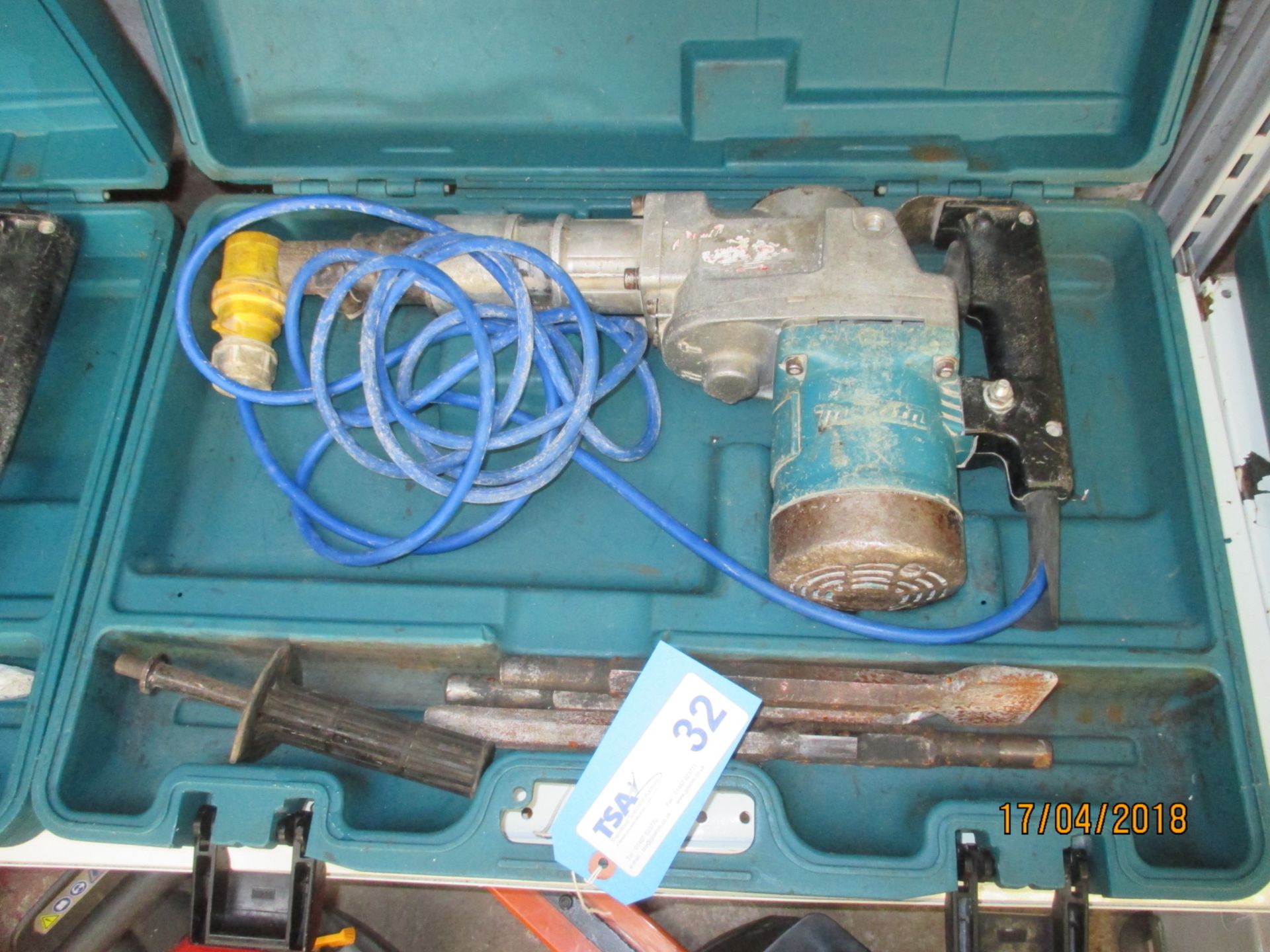 1 No. Makita Breaker 110v