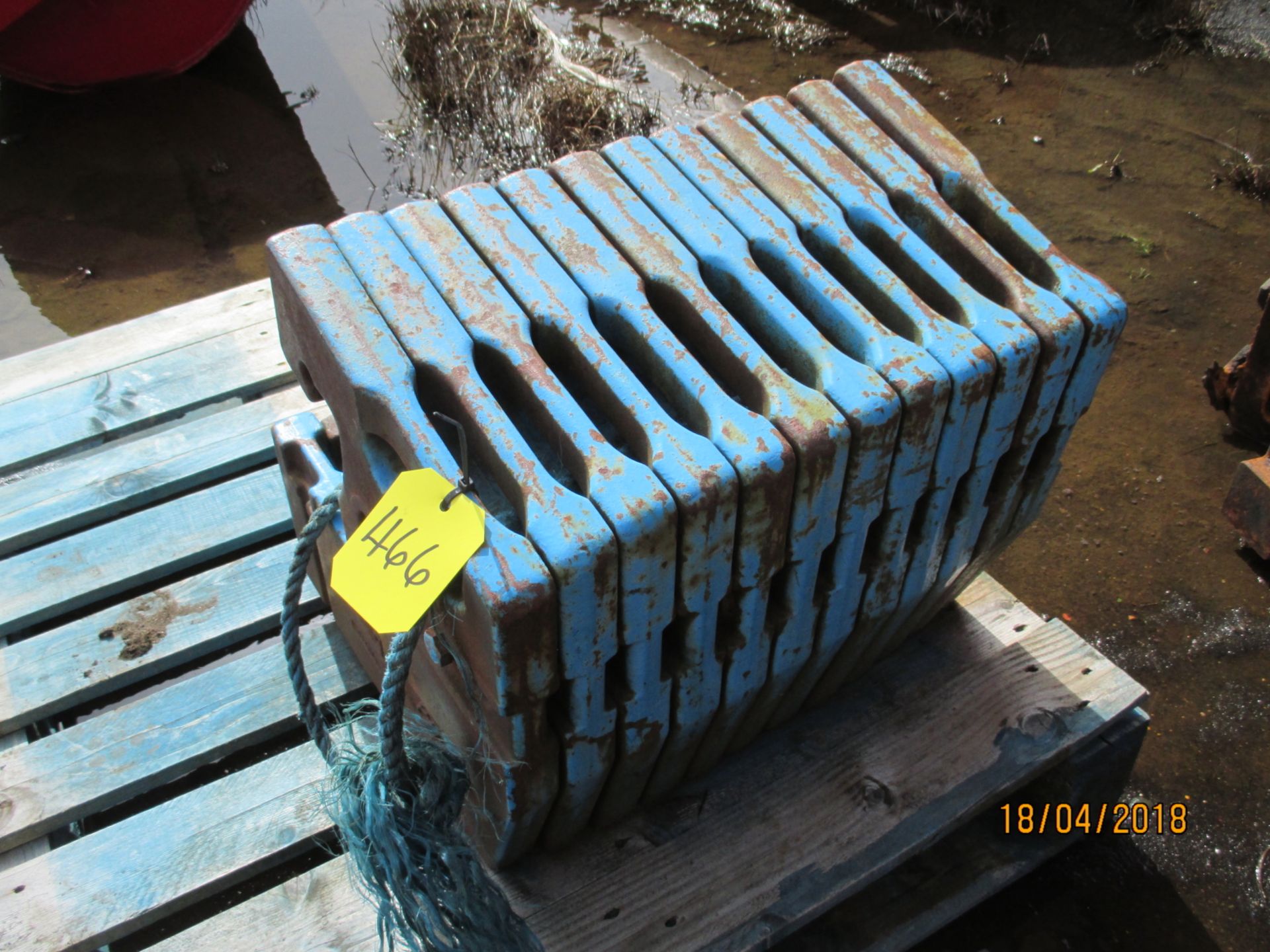 12 No. Ford Tractor Weights 12x40kg