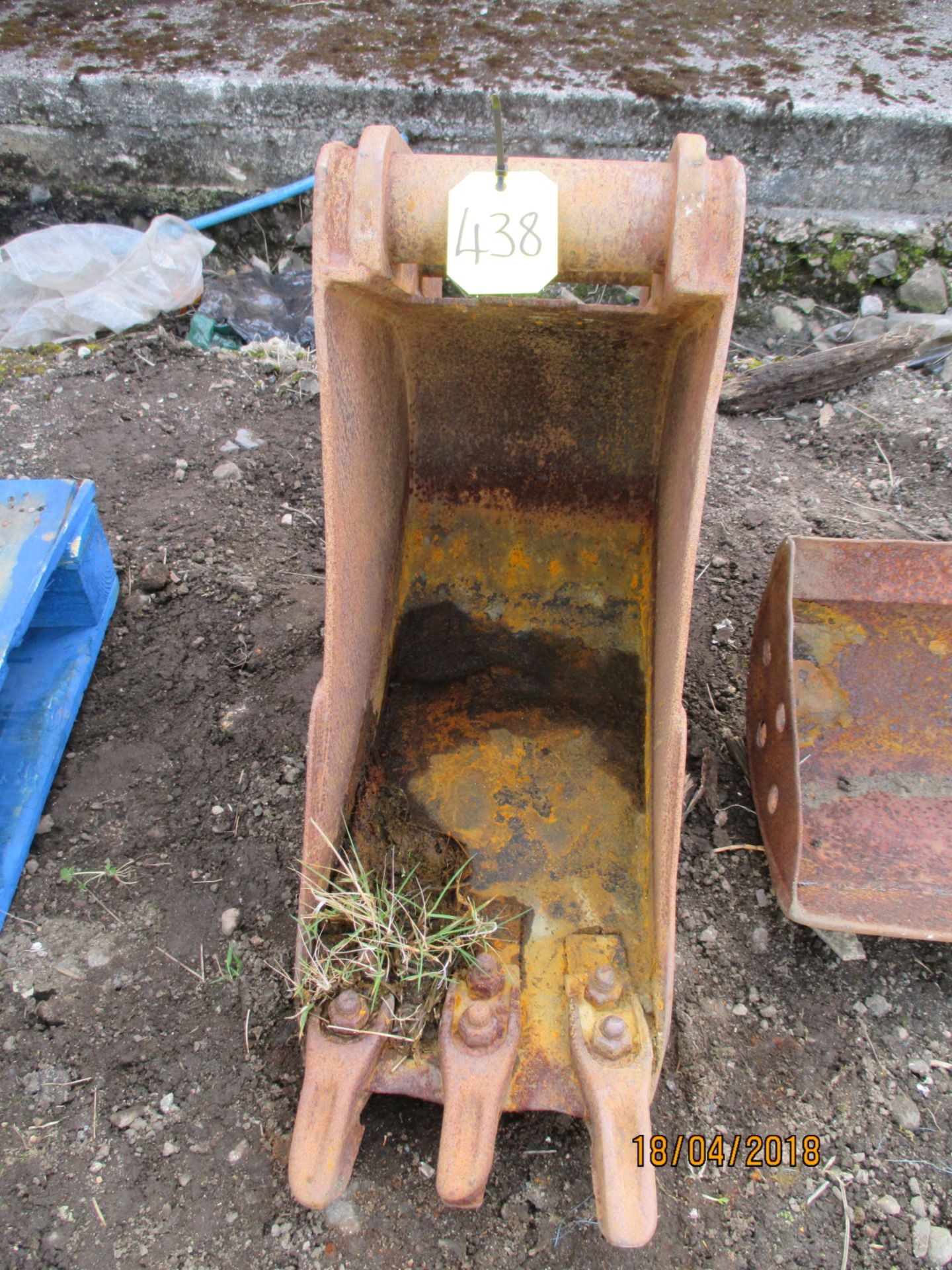 1 No. 11” Digger Bucket