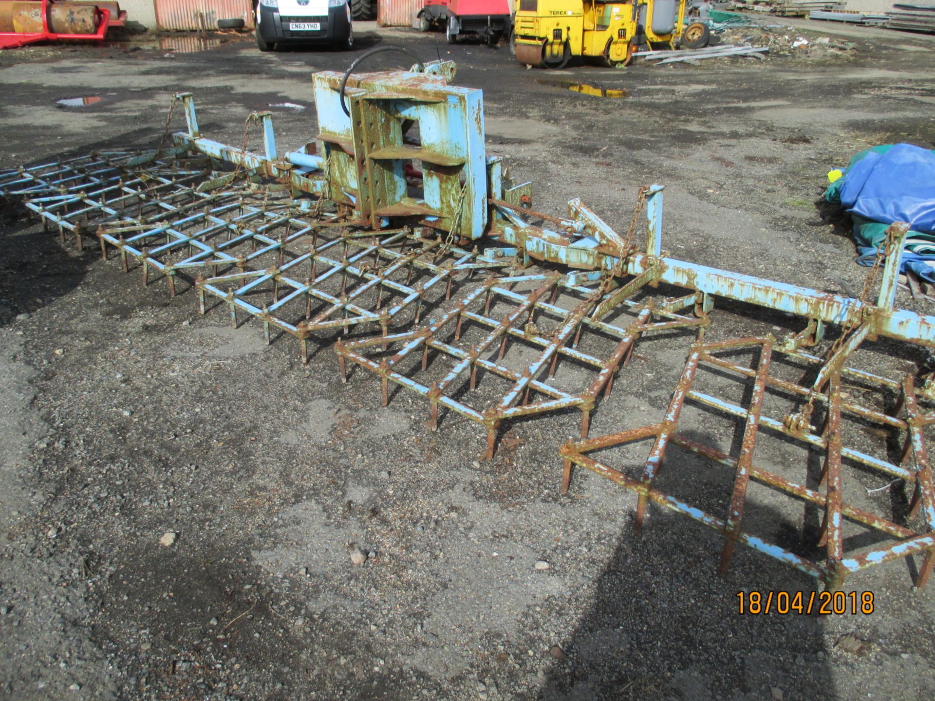 1 No. 6 Leaf Folding Harrows - Bild 2 aus 2