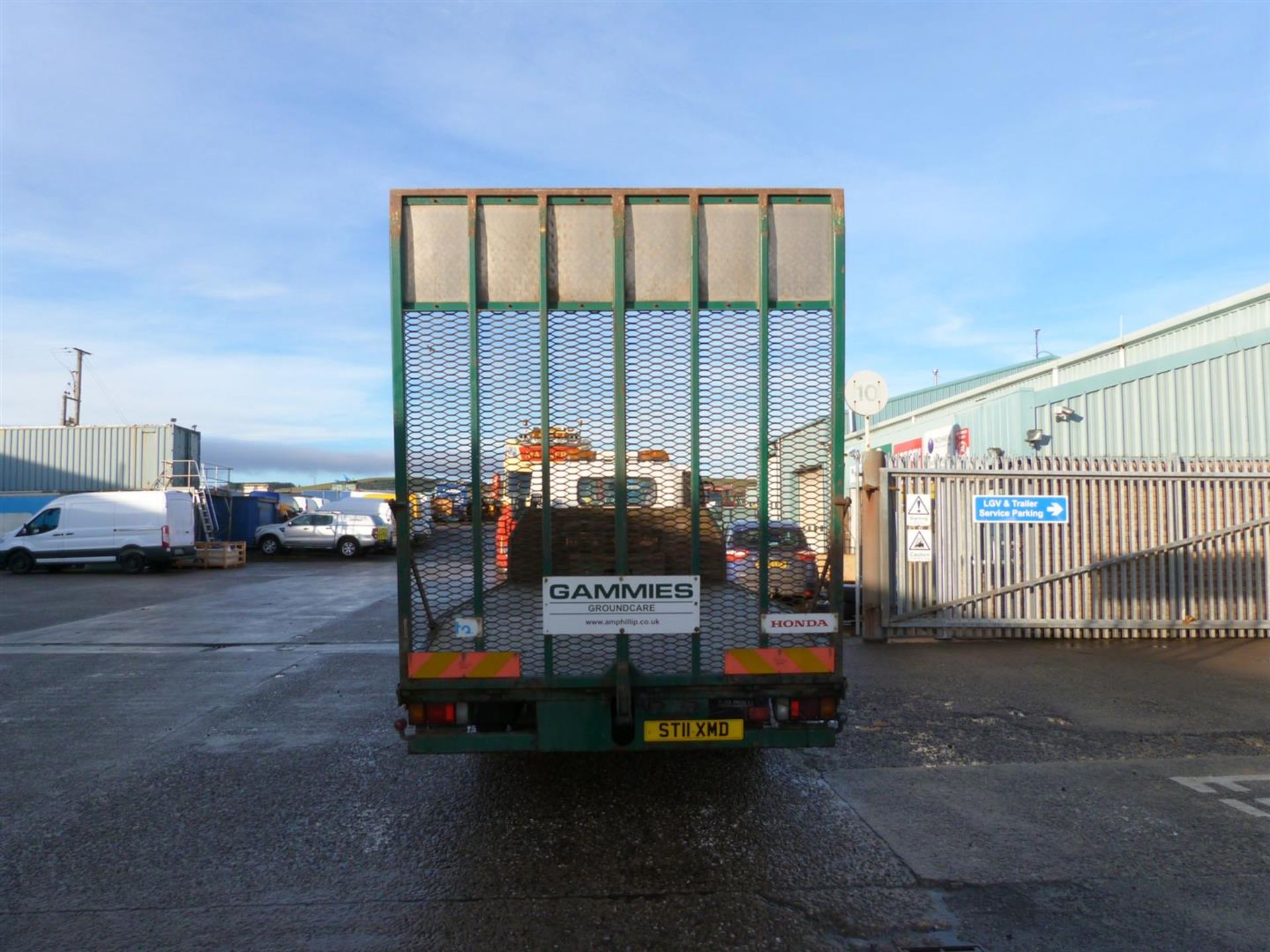 Isuzu Trucks Forward N75.190 Auto - 5193cc 2 Door Truck - Image 3 of 5