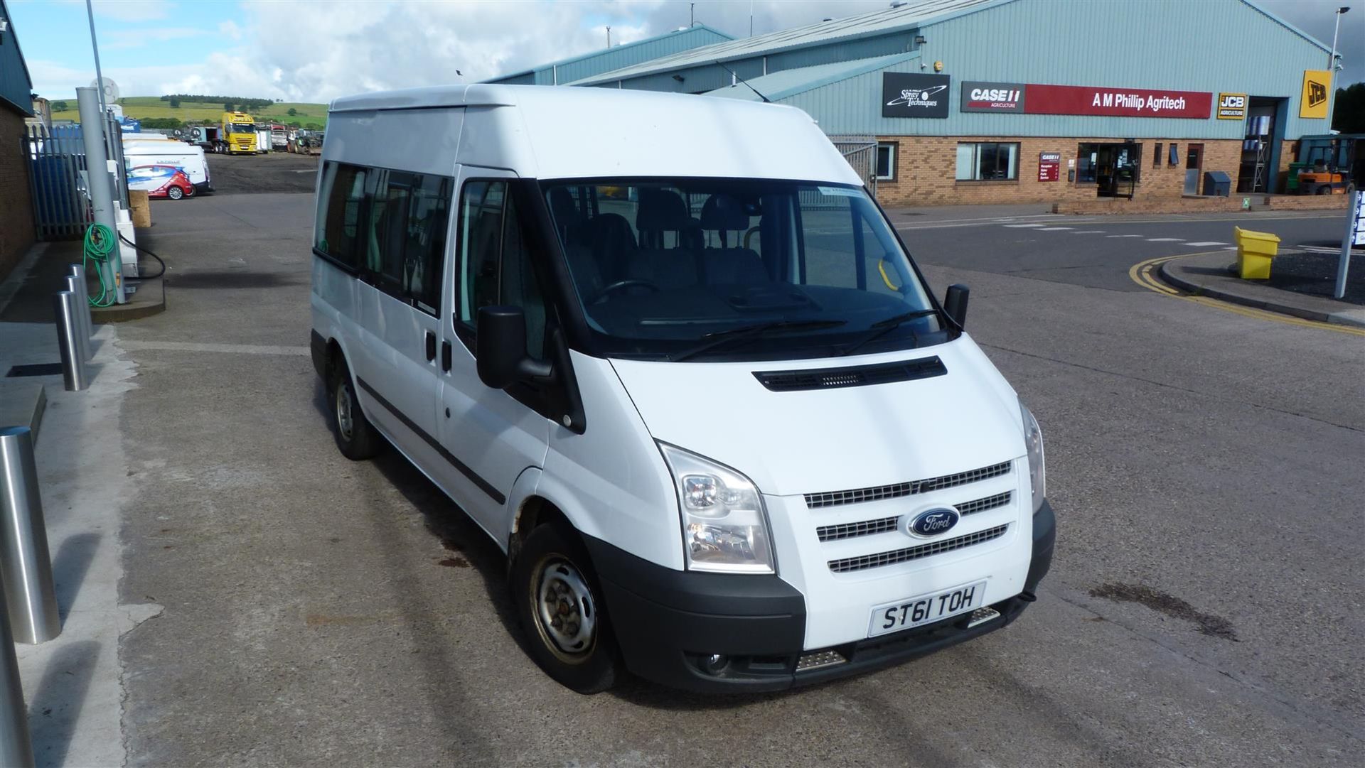 Ford Transit 140 T300 Fwd - 2198cc 2 Door Minibus - Image 2 of 9