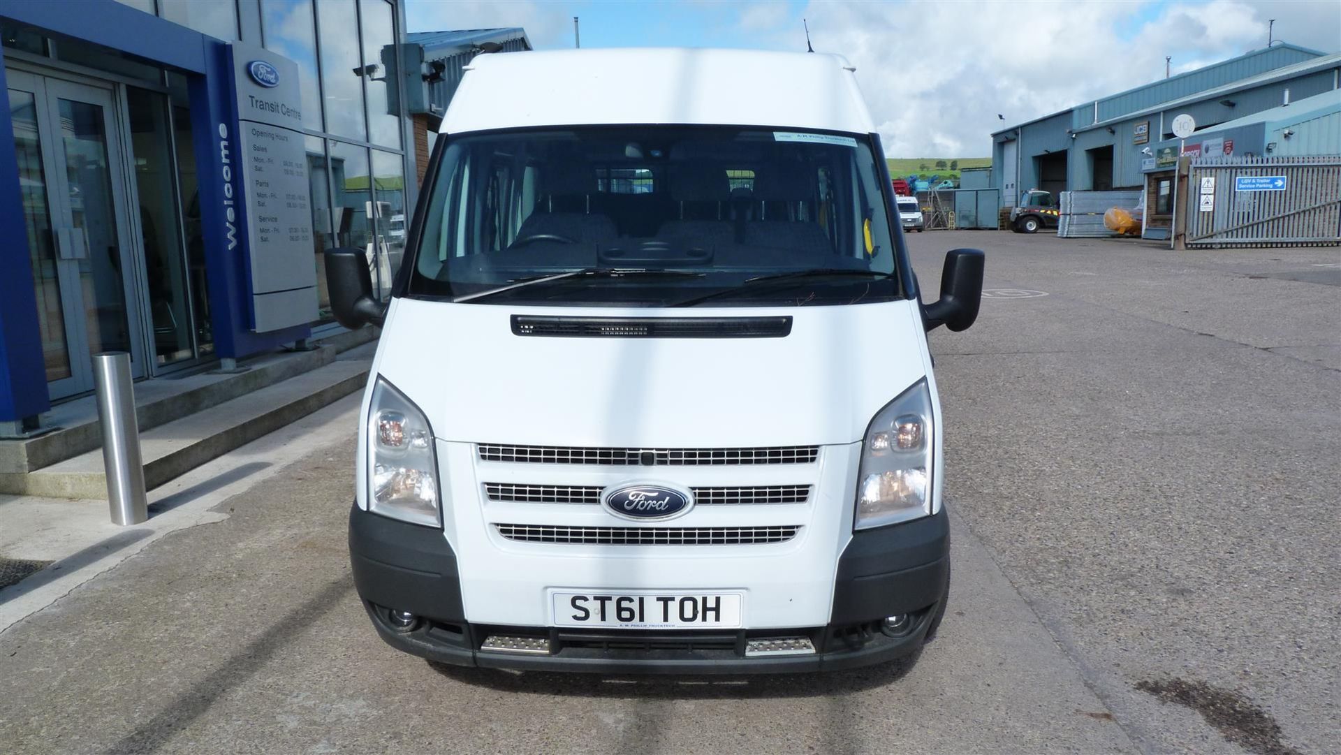 Ford Transit 140 T300 Fwd - 2198cc 2 Door Minibus