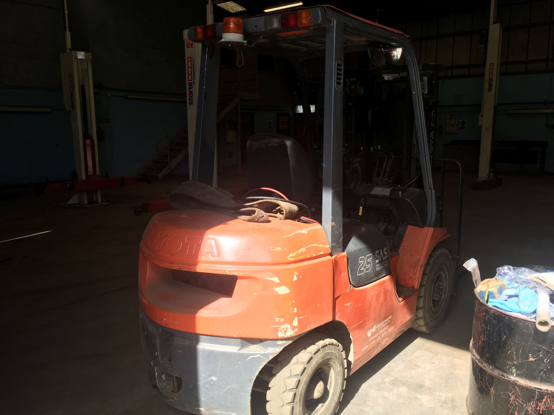 Toyota FDF25 Forklift, Year 2005, (PLUS VAT), 5% +VAT Buyer Premium Applies - Image 4 of 7