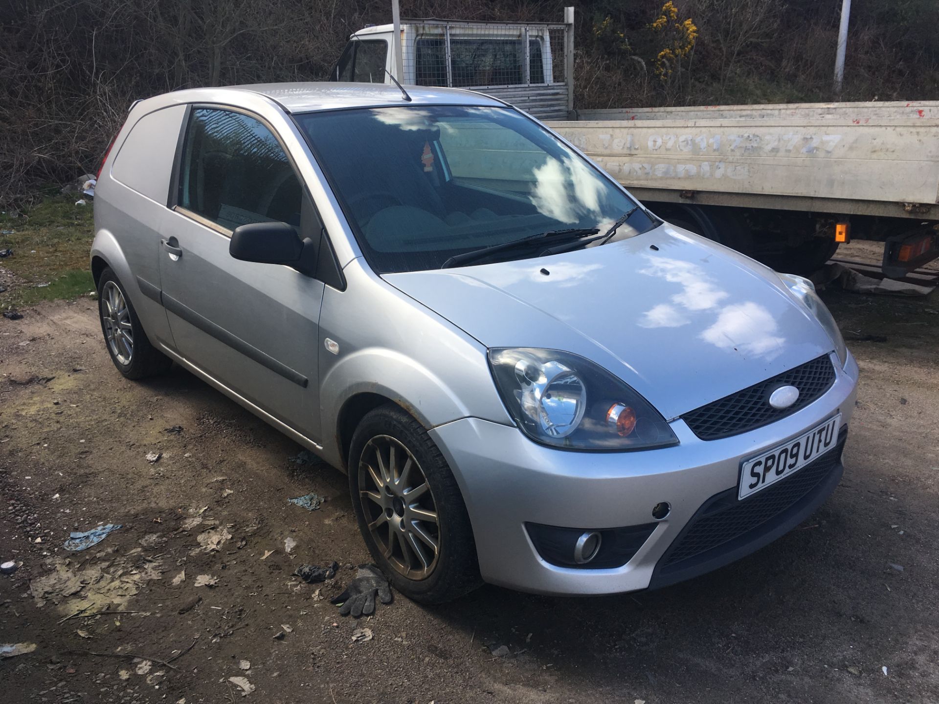 Ford Fiesta Sport TDCi - 1560cc 2 Door Van - Bild 2 aus 4