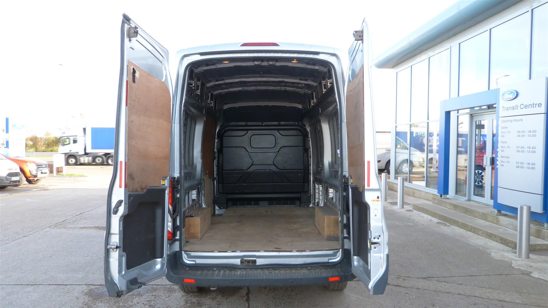 Ford Transit 350 Trend - 2198cc 2 Door Van - Image 3 of 4