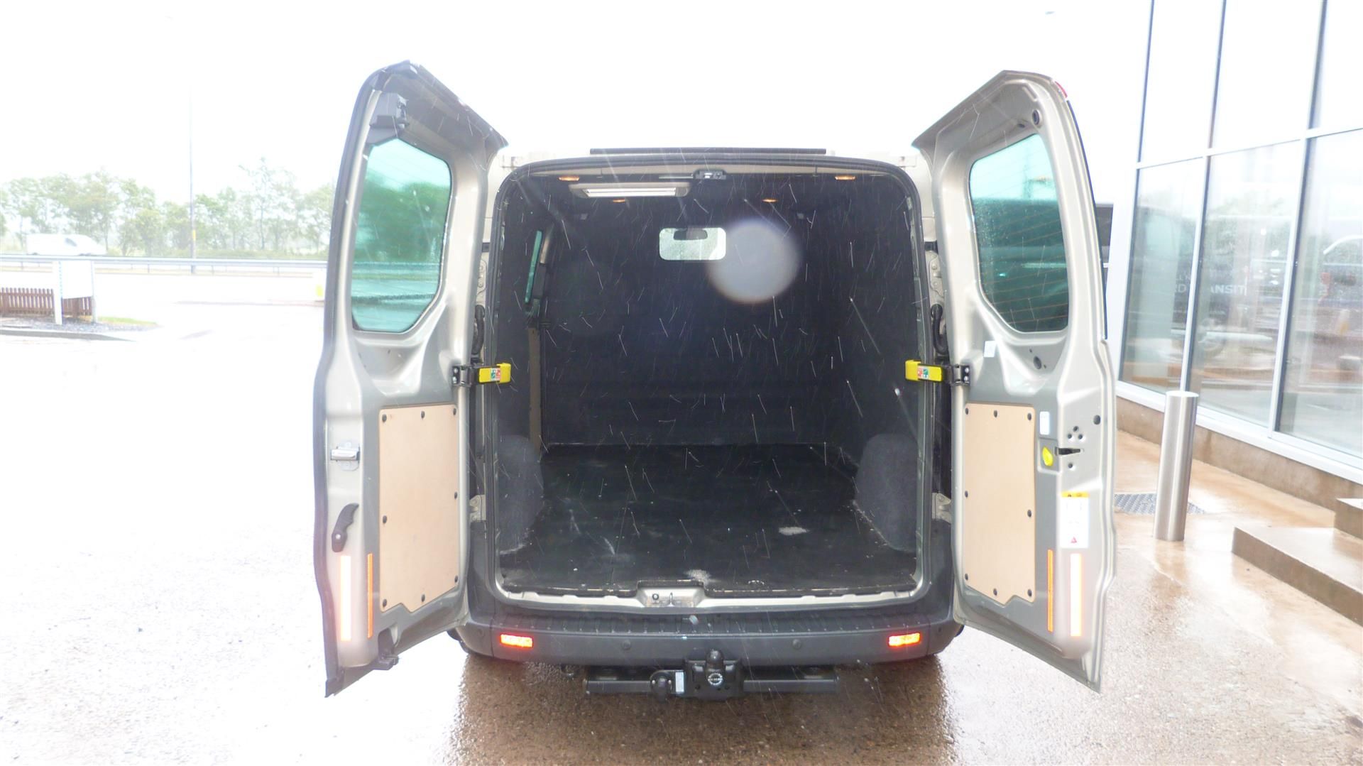 Ford Transit Custom 290 Trend - 2198cc 2 Door Van - Image 3 of 4