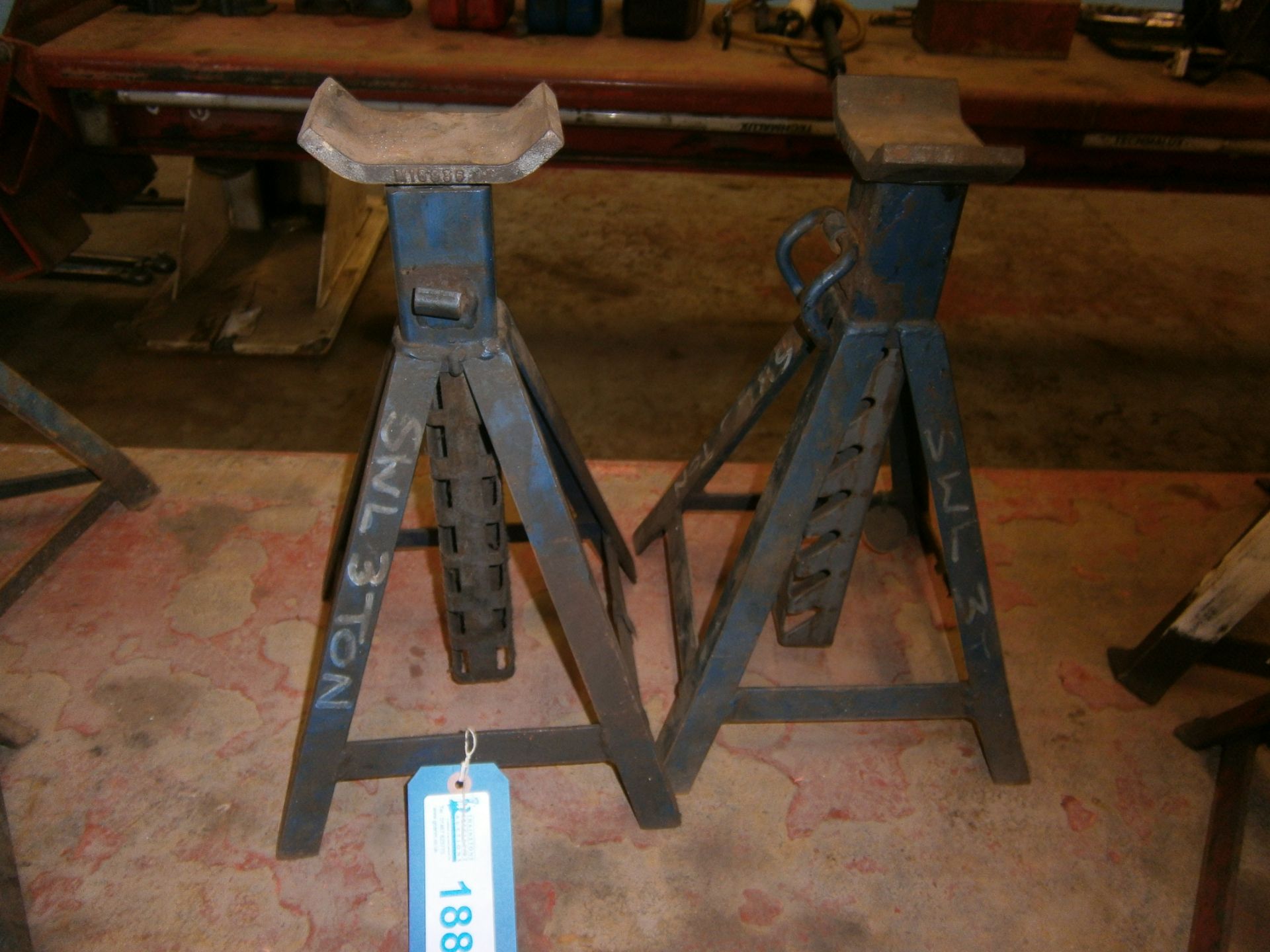 2 No. 3 Tonne Axle Stands