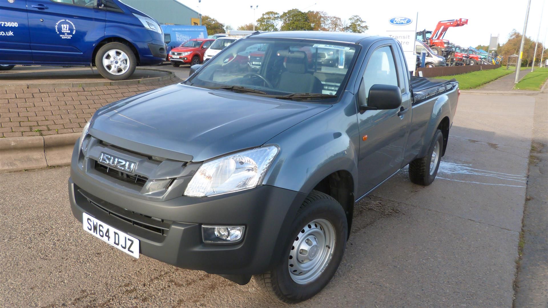 Isuzu D-Max S/C Twin Turbo TD - 2499cc 4 Door 4x4 - Image 2 of 6