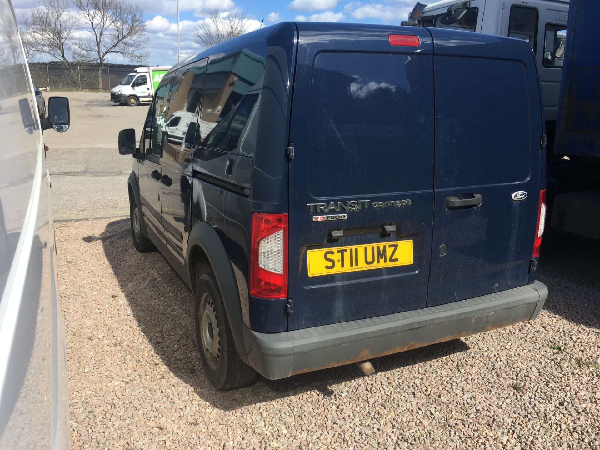 Ford Transit Connect 75 T200 - 1753cc 2 Door Van - Image 4 of 4