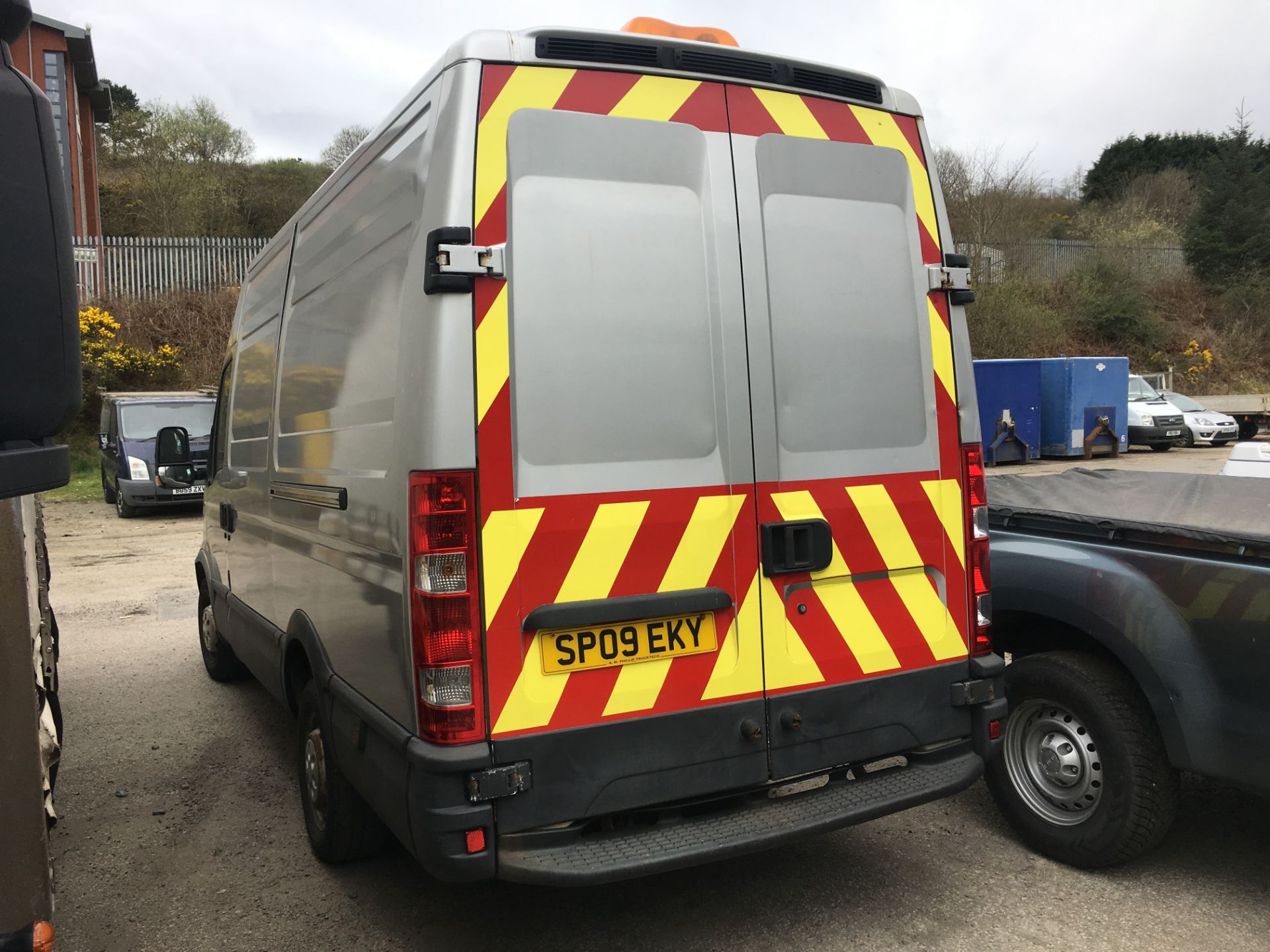 Iveco Daily 35S12 Mwb - 2287cc 2 Door Van - Image 4 of 4