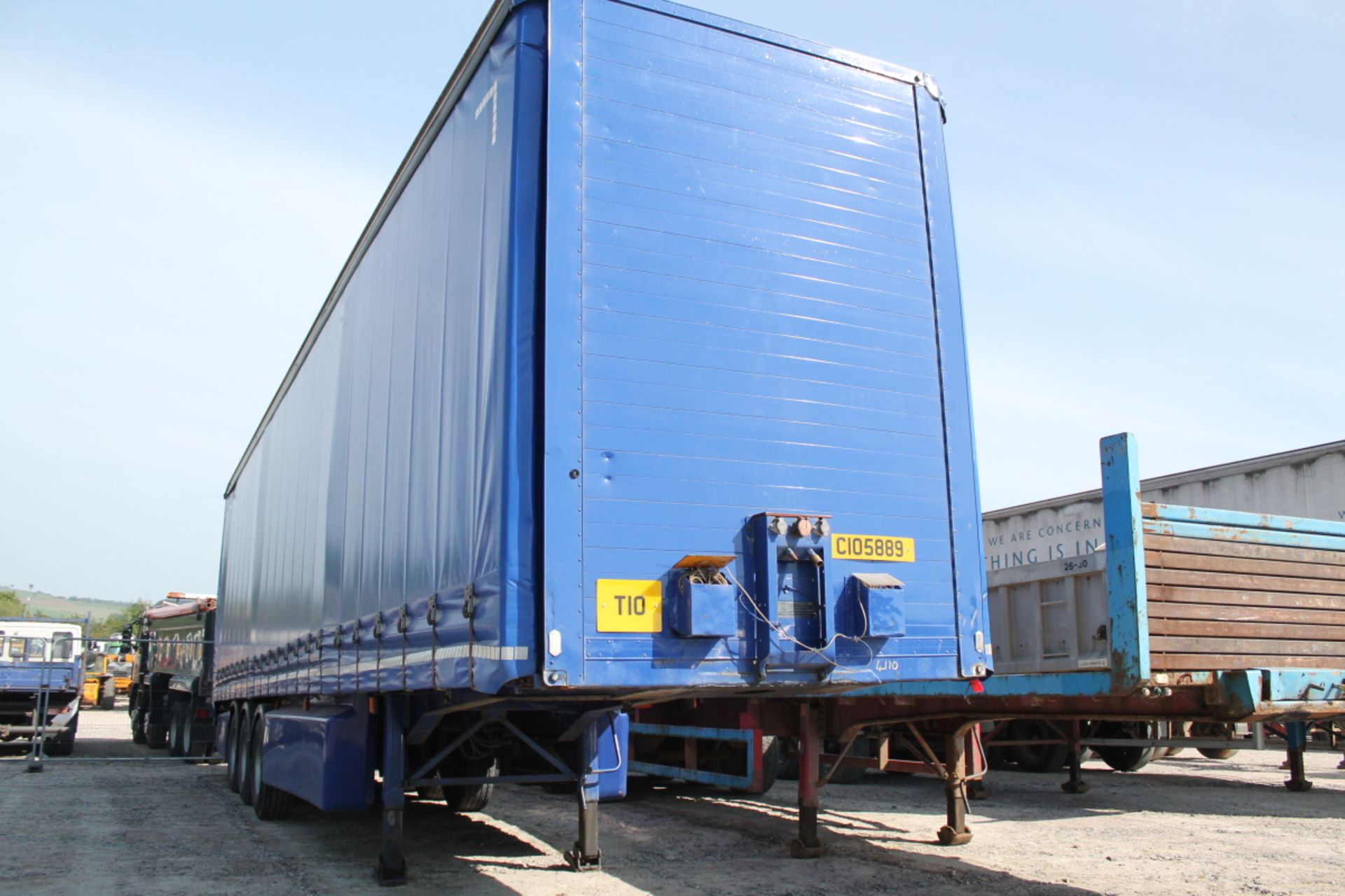 45 FT CURTAINSIDE TRAILER (C105889)