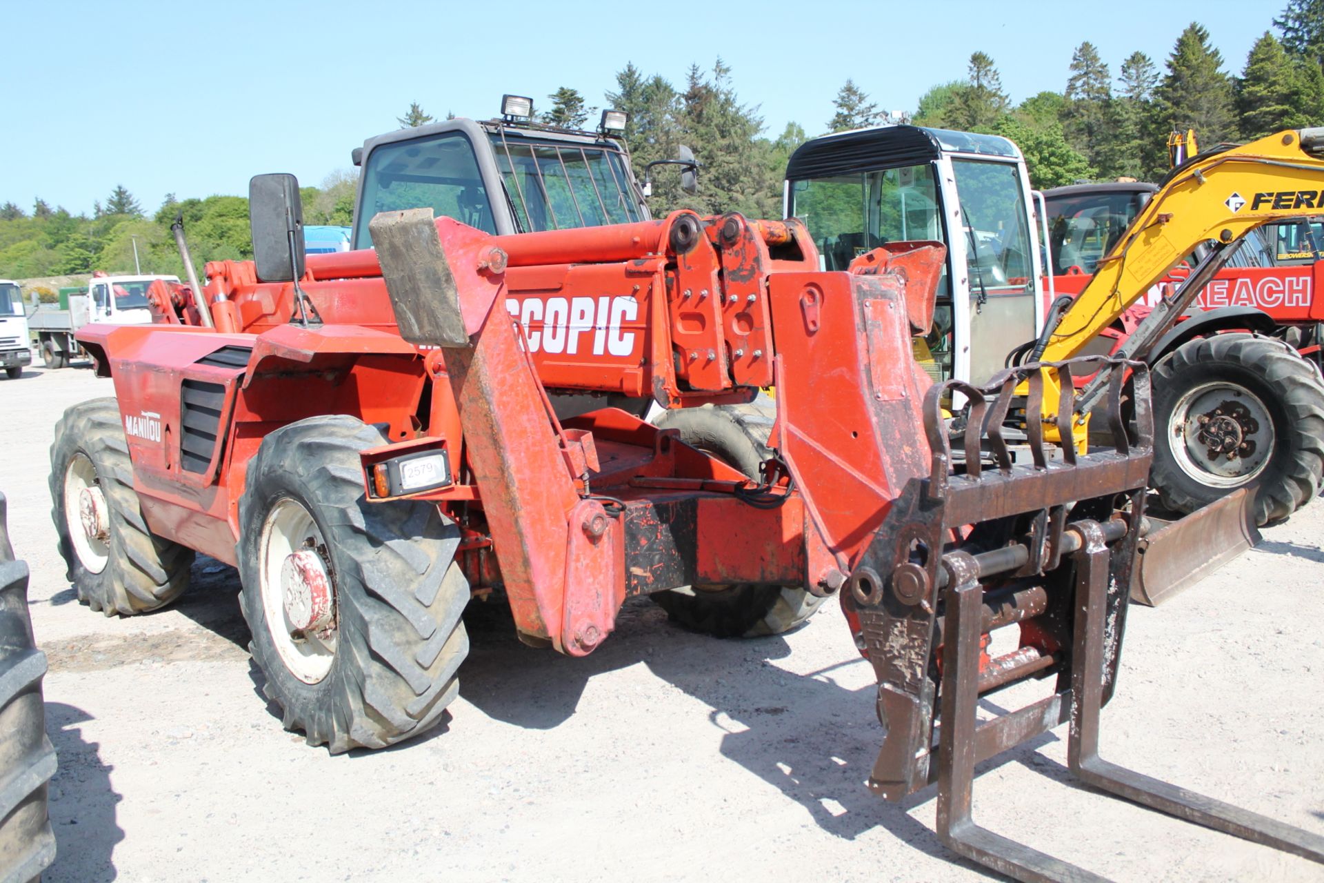 Manitou MT1637SL- 3990cc 1 Door Tractor