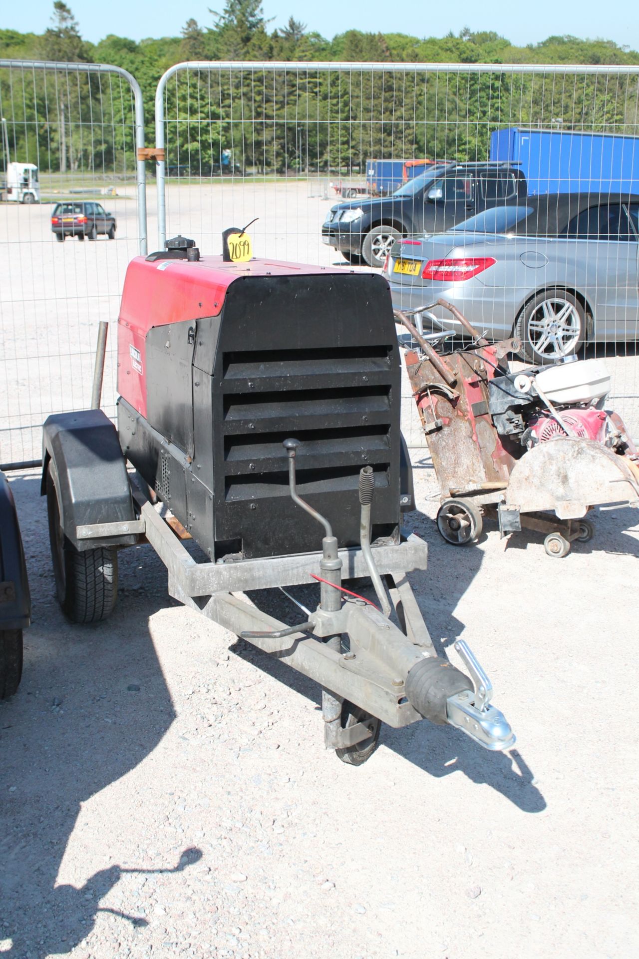 LINCOLN 3050 WELDER/GENERATOR C/W ROAD TOW TRAILER